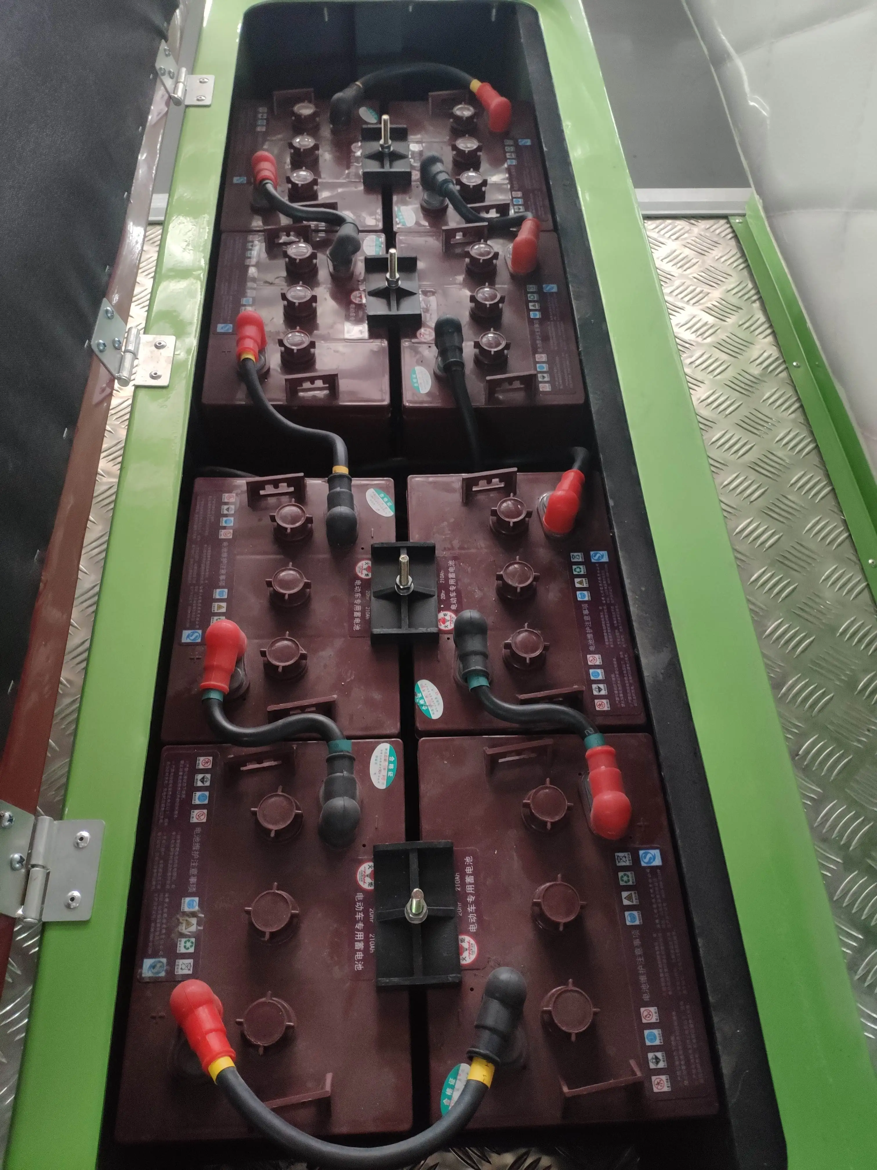 battery of shuttle bus.jpg
