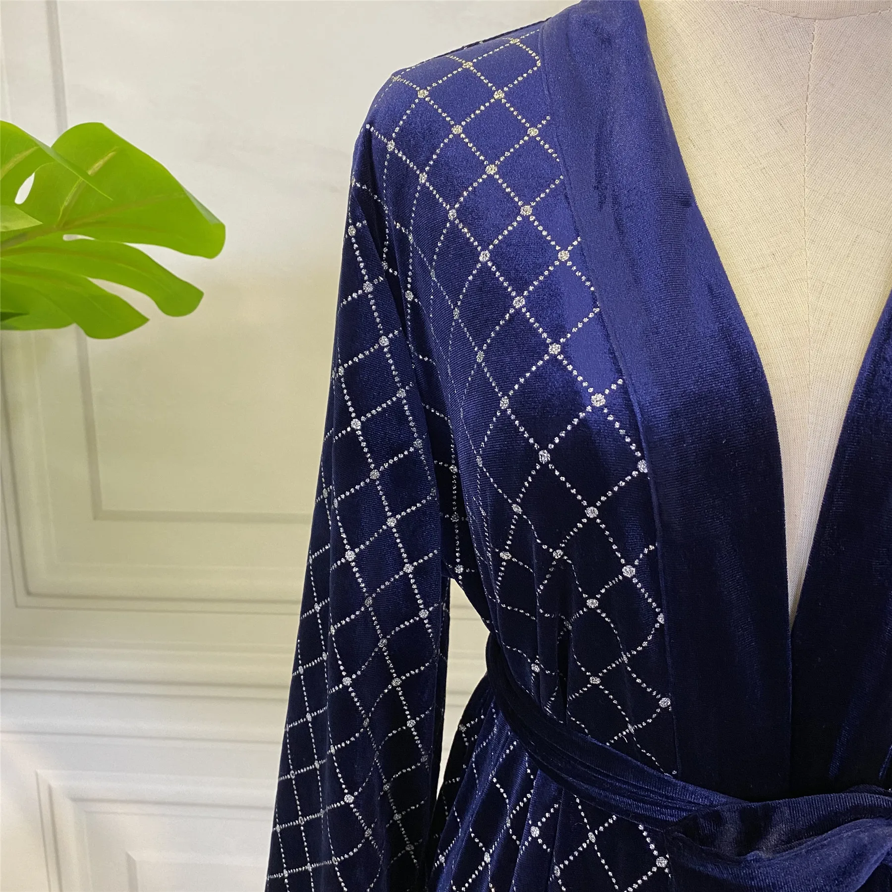 1864 # 天鹅绒冬季abaya时尚穆斯林前开放式服装新款伊斯兰女士和服