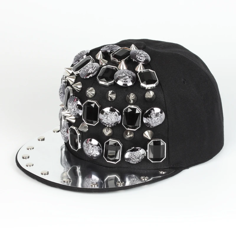 Großhandel mit Nieten im europäischen und amerikanischen Punk-Stil, flache Traufe, farbige Metallkrempe, Rückprall, Hip-Hop-Snapback-Kappe, Sporthüte – Detail 1