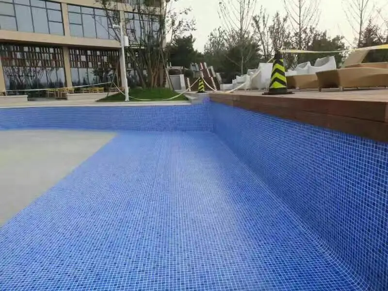 swimming pool with liner