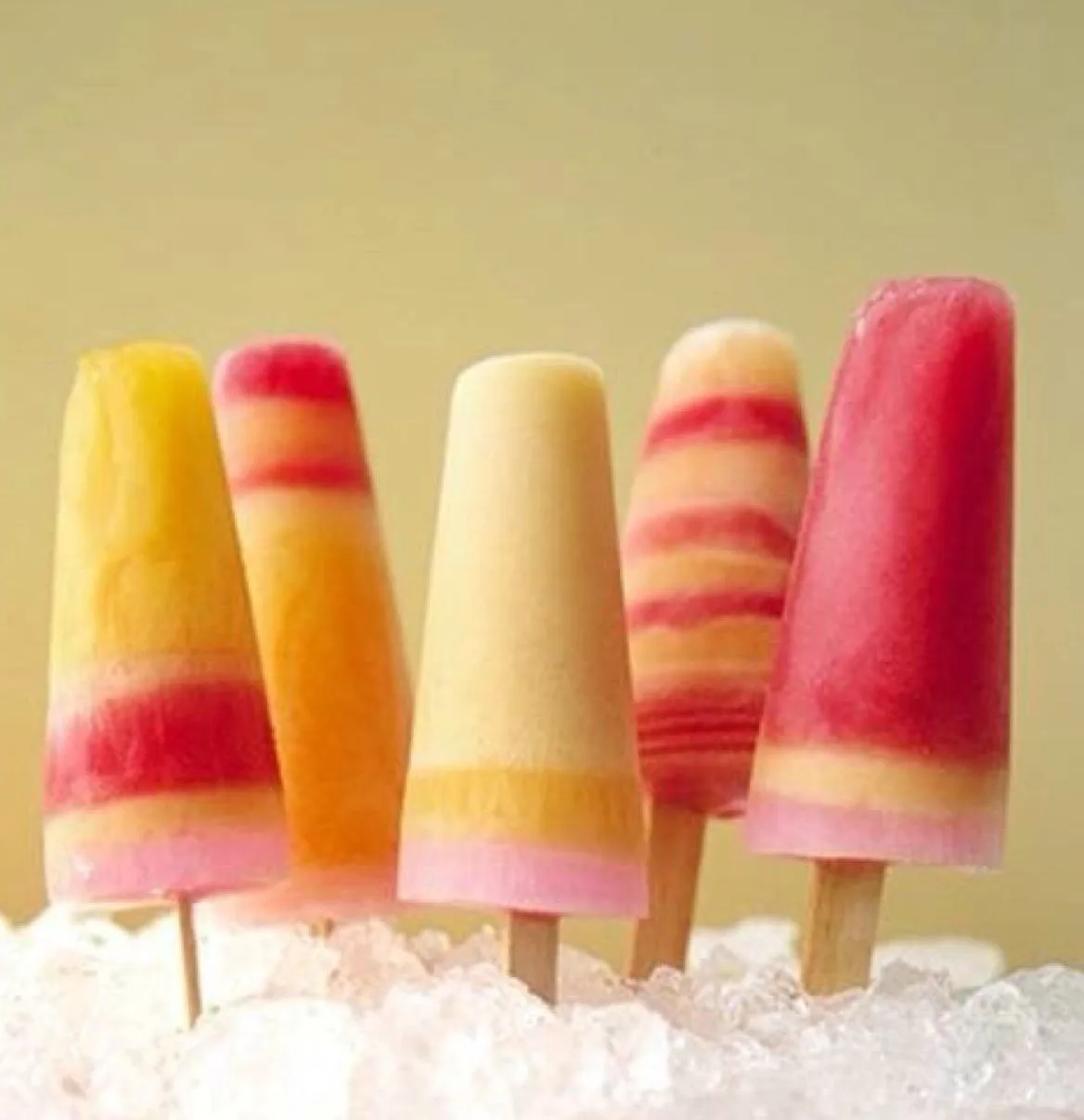 Домашний фруктовый лед рецепт. Фруктовый лед. Мороженое фруктовый лед. Домашнее фруктовое мороженое. Мороженое вкусняшка фруктовый лёд.