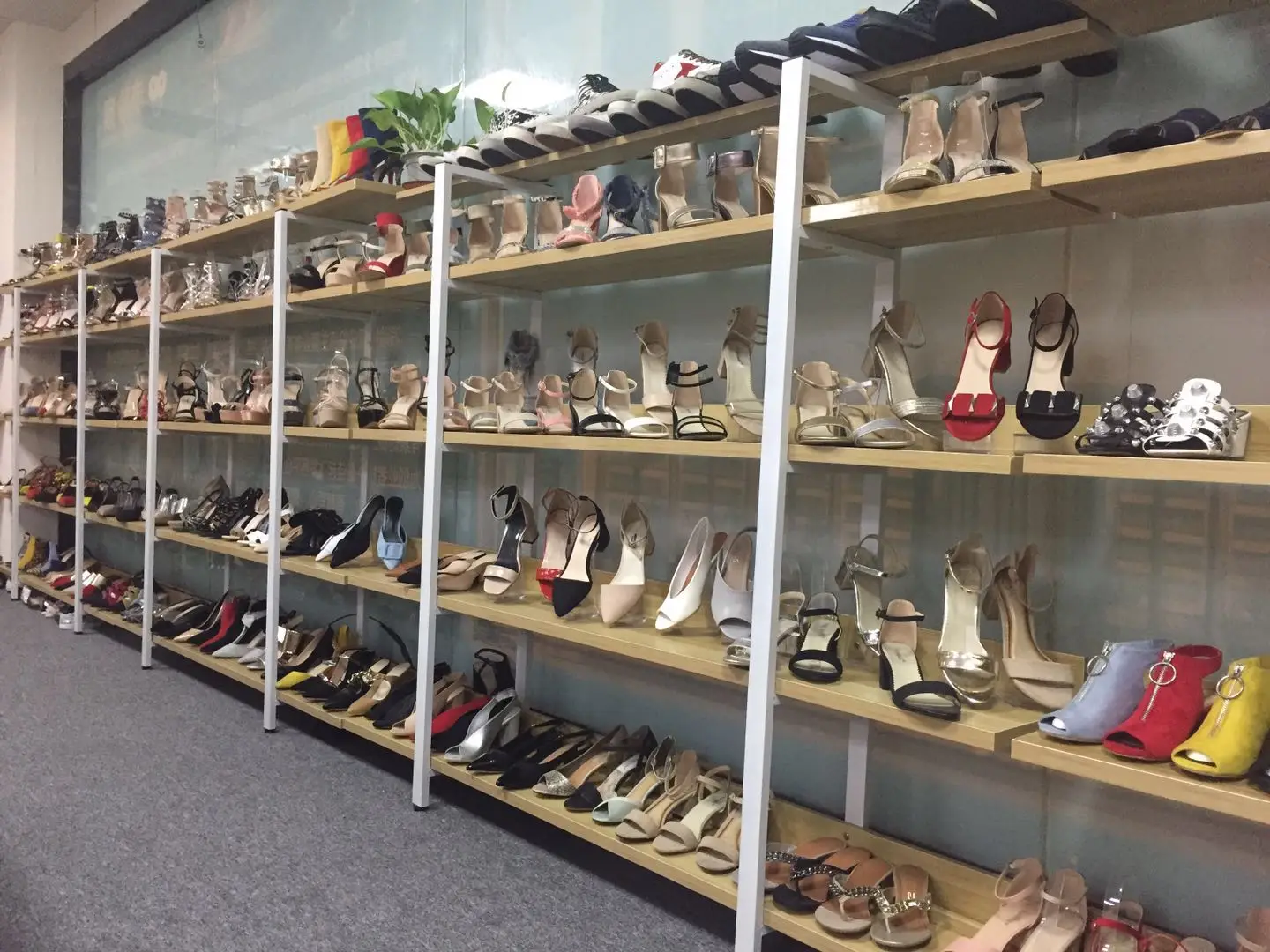 所有行业  鞋类及配件  女鞋 女士泵鞋  广州美丽贸易有限公司成立于
