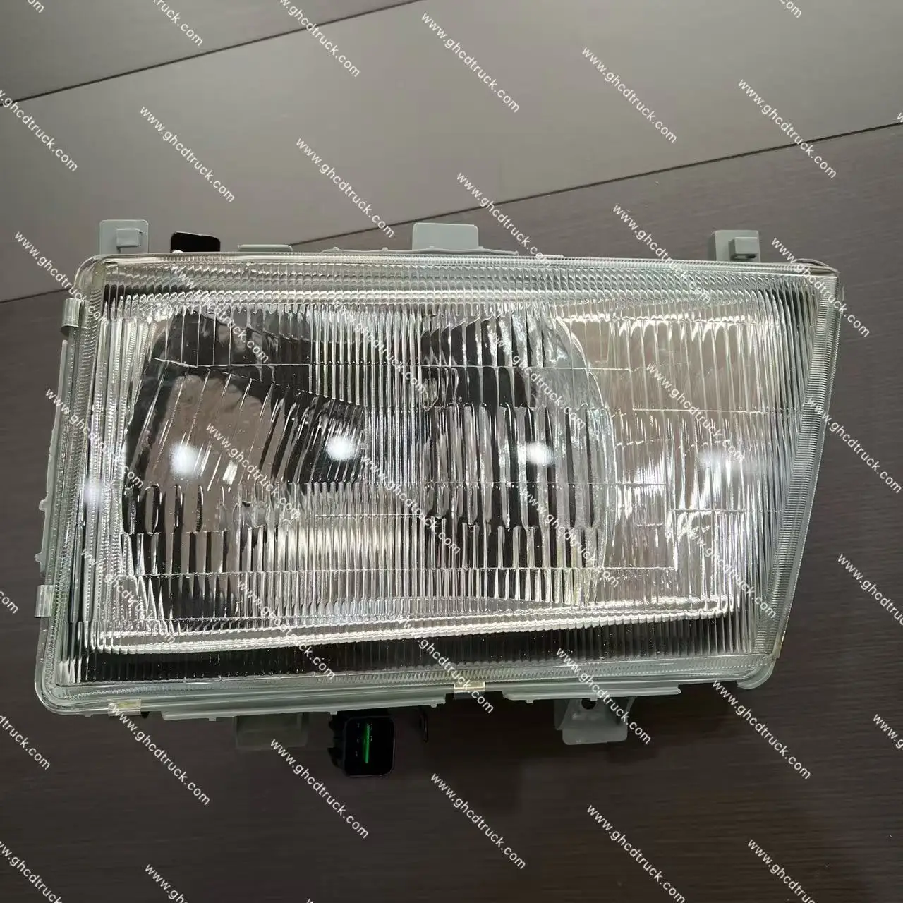 product ghcd original factory price headlamp for japanese truck for 05 years mitsubishi canter hino nissan isuzu-1
