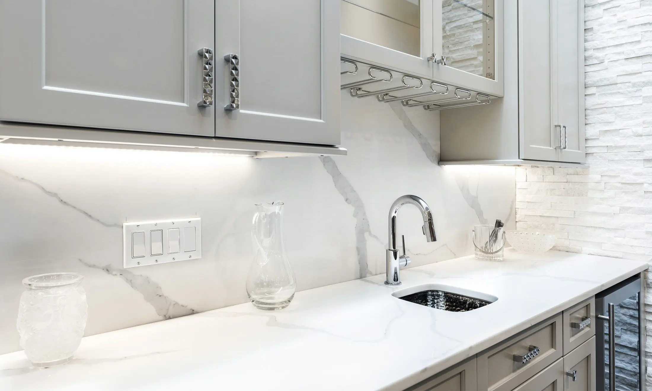 White Mirror Fleck Quartz Stone Countertop,Starlight Quartz Stone With Mirror Buy White Mirror