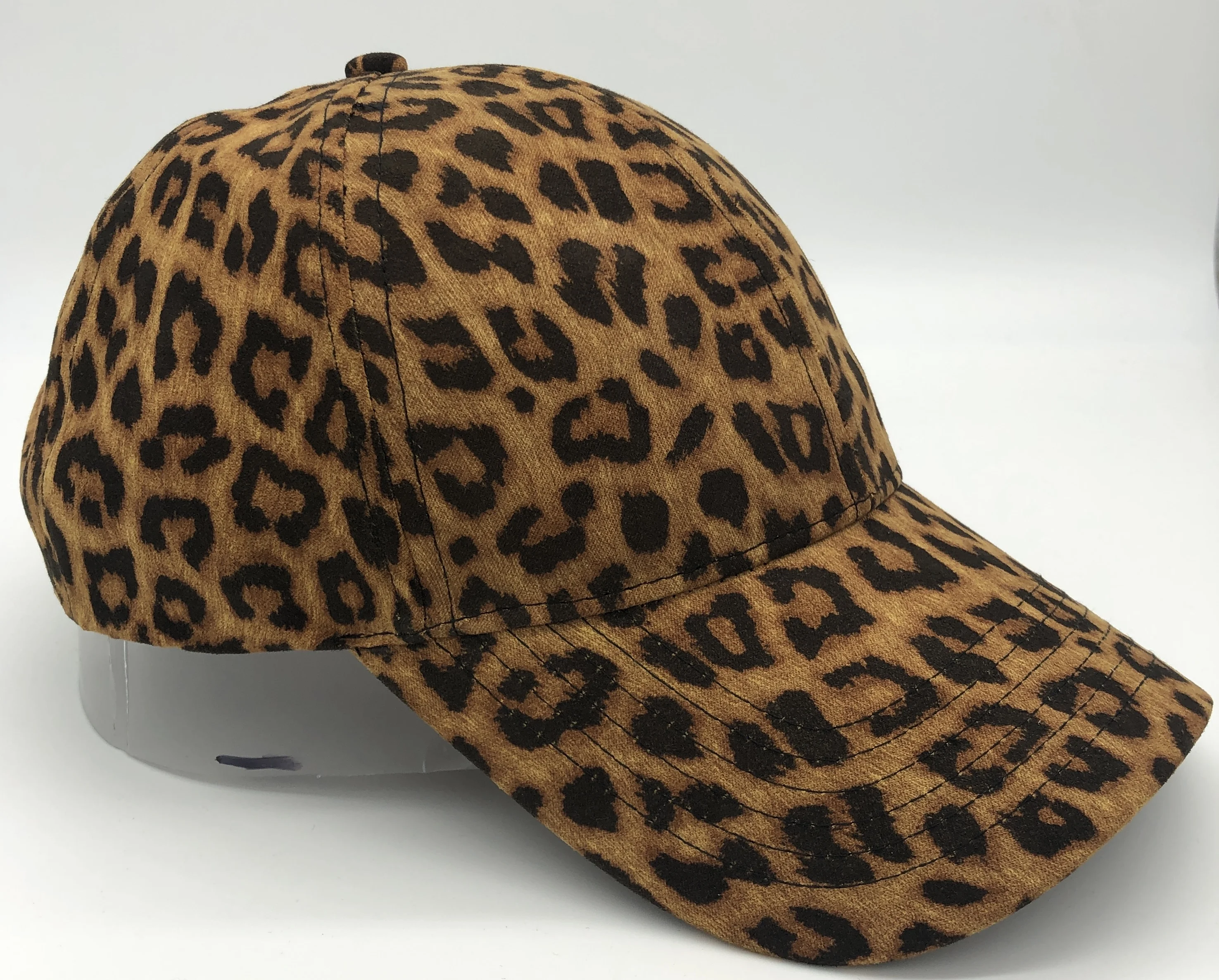 Wholesale In Stock Blank Leopard 6 Panel Baseball Caps And Hats Custom