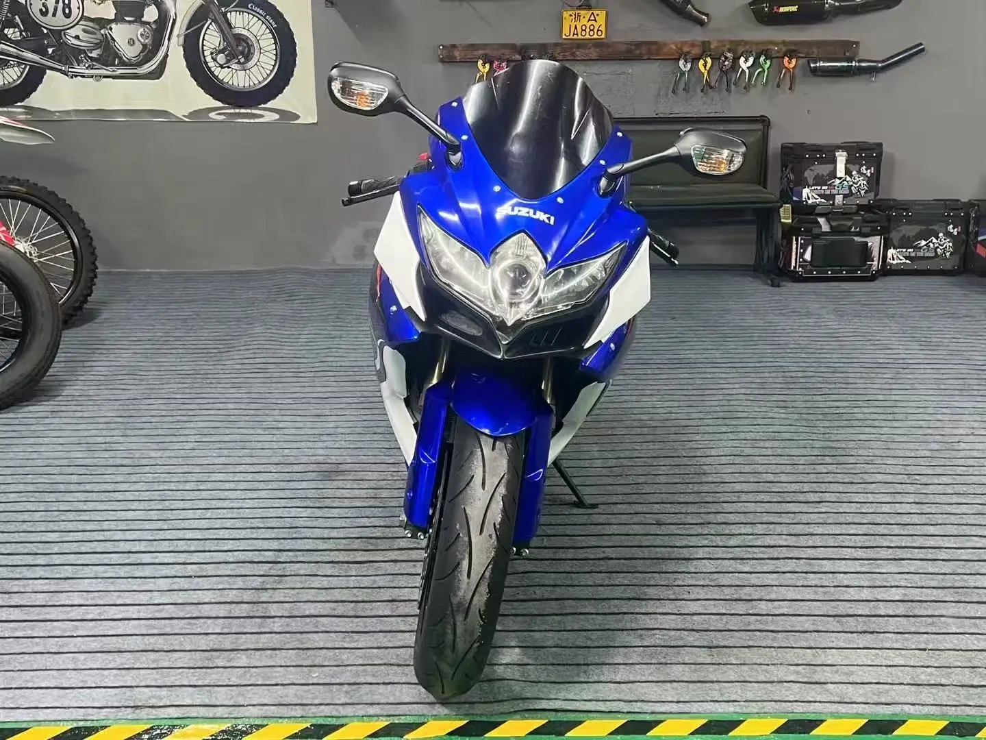 Suzuki GSX - R600 600cc Sportbike Inline Four Liquid Cooled EFI 120PS ...