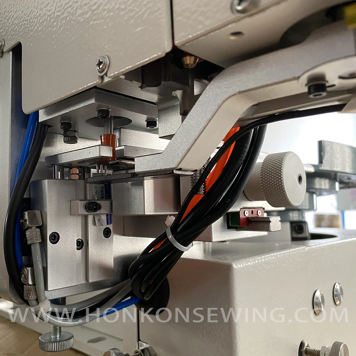 Automatic Button Conveyor Industrial Sewing Machine Series Simple ...