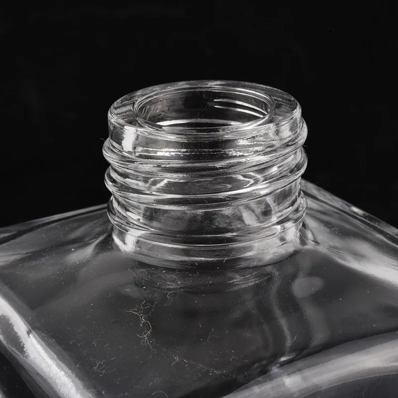 square empty glass diffuser