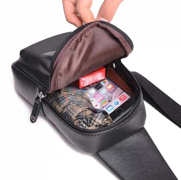 Wholesale men's new casual small chest bag personality wild shoulder travel messenger bag factory direct sales
