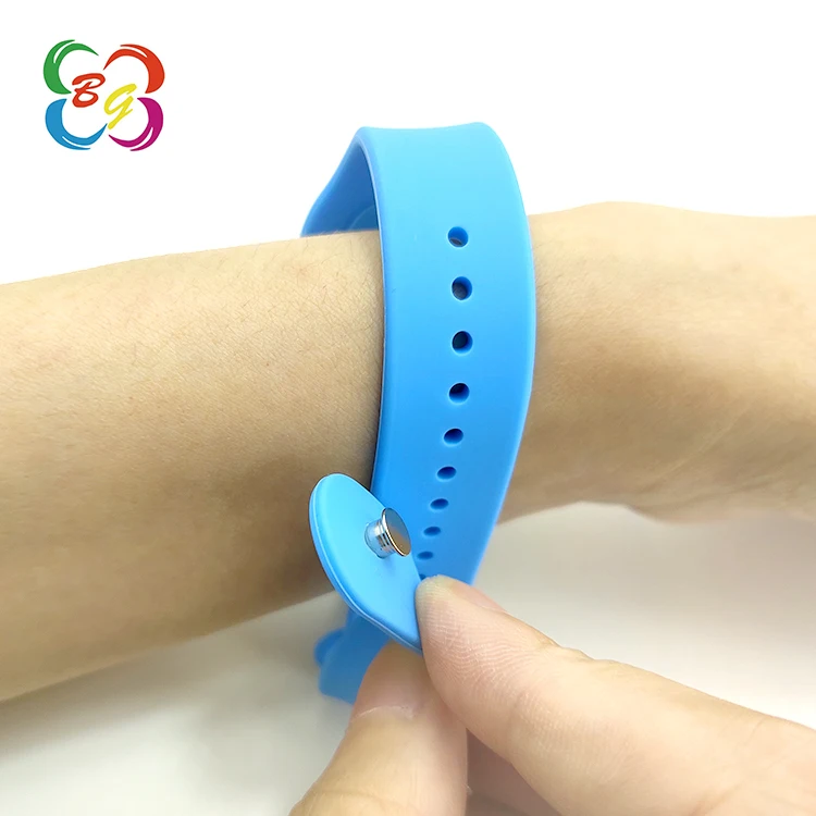 
New Reusable Adjustable Silicone Hand Sanitizer Bracelet for Kids Adults 