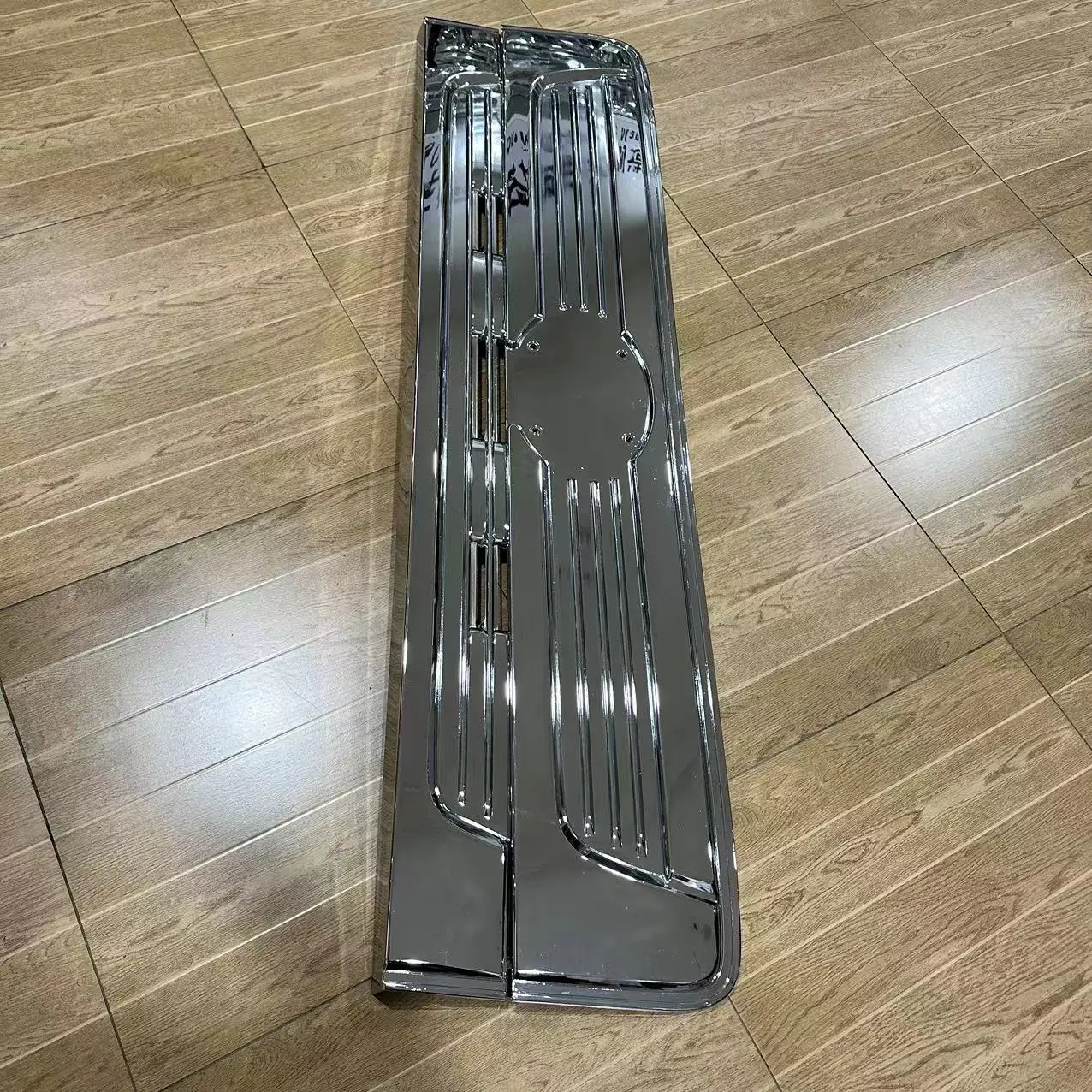 Japanese Truck HIN  PROFIA Original Chrome-plated Grille Is Suitable for 35-ton Trucks in 2000 manufacture