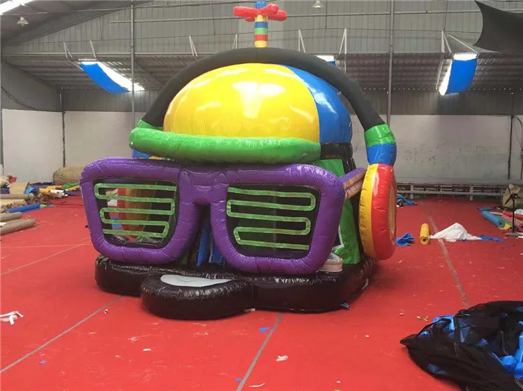 bouncer castle01