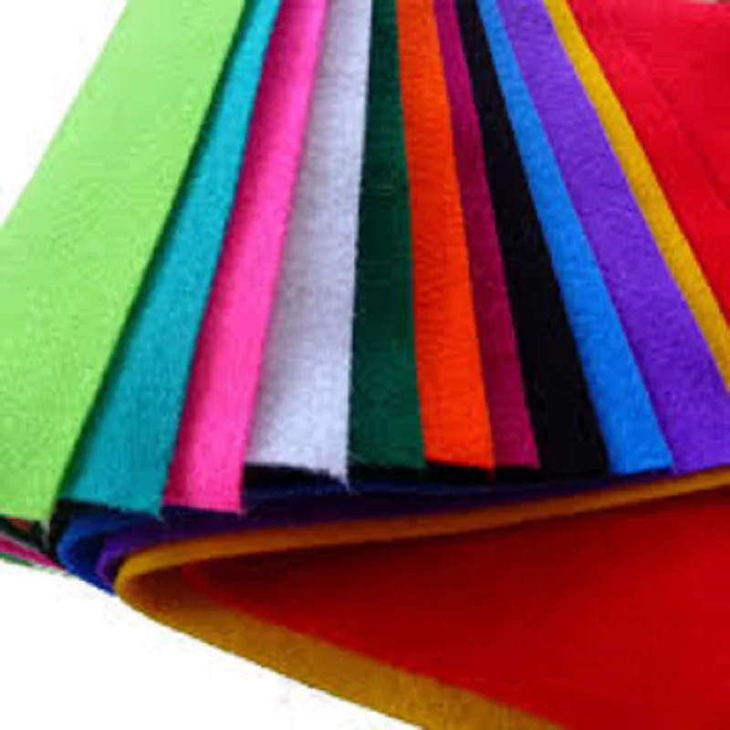we can print logo on it felt polyester scarf