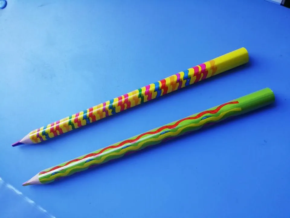 高品质 7英寸促销超大天然木材 4 合 1 彩虹彩色铅笔天然多铅笔彩虹铅