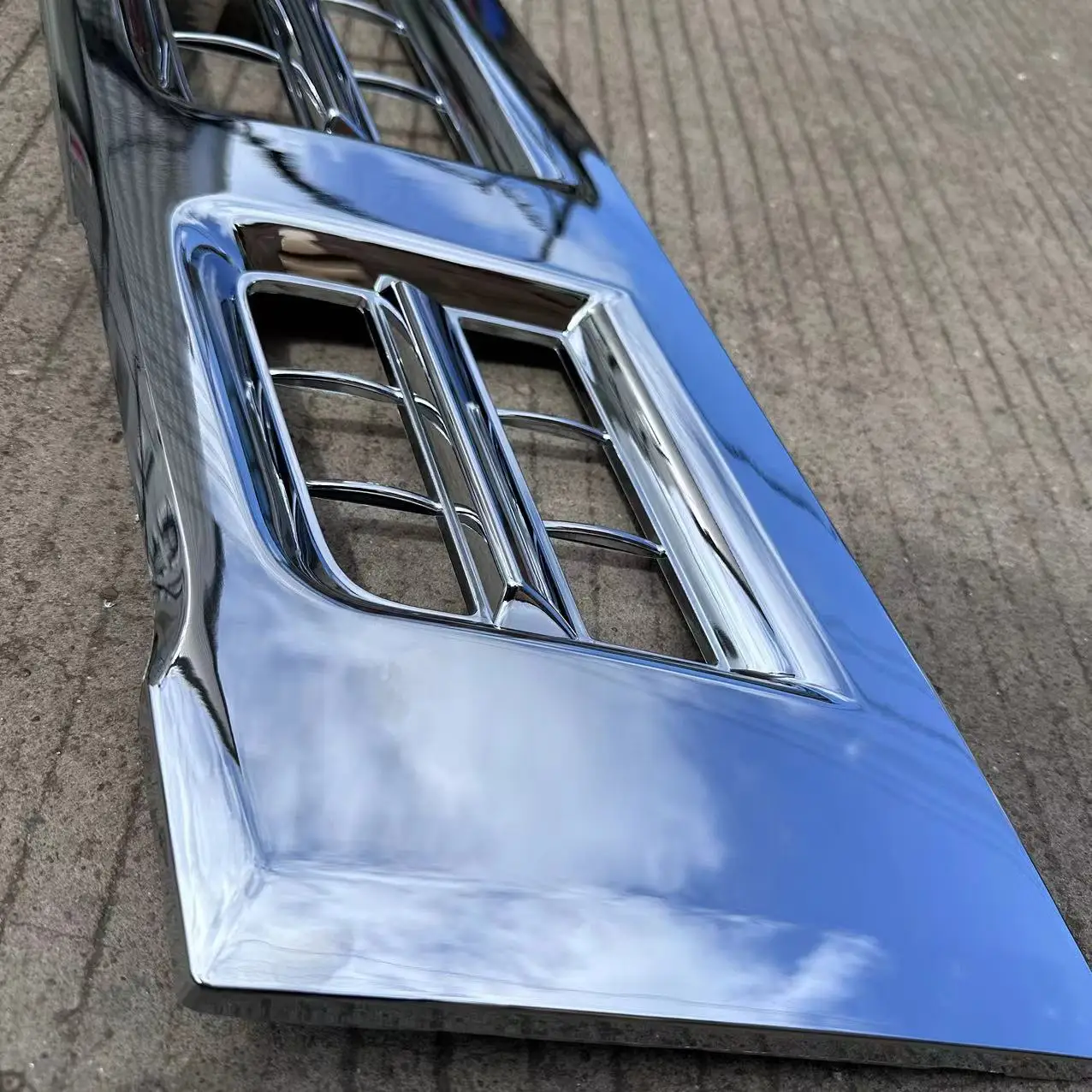GHCD Hot Product/high Quality/factory Price Japanese Truck Isuz 600P/NQR/NPR 05 Year's Chrome-plated Grille factory