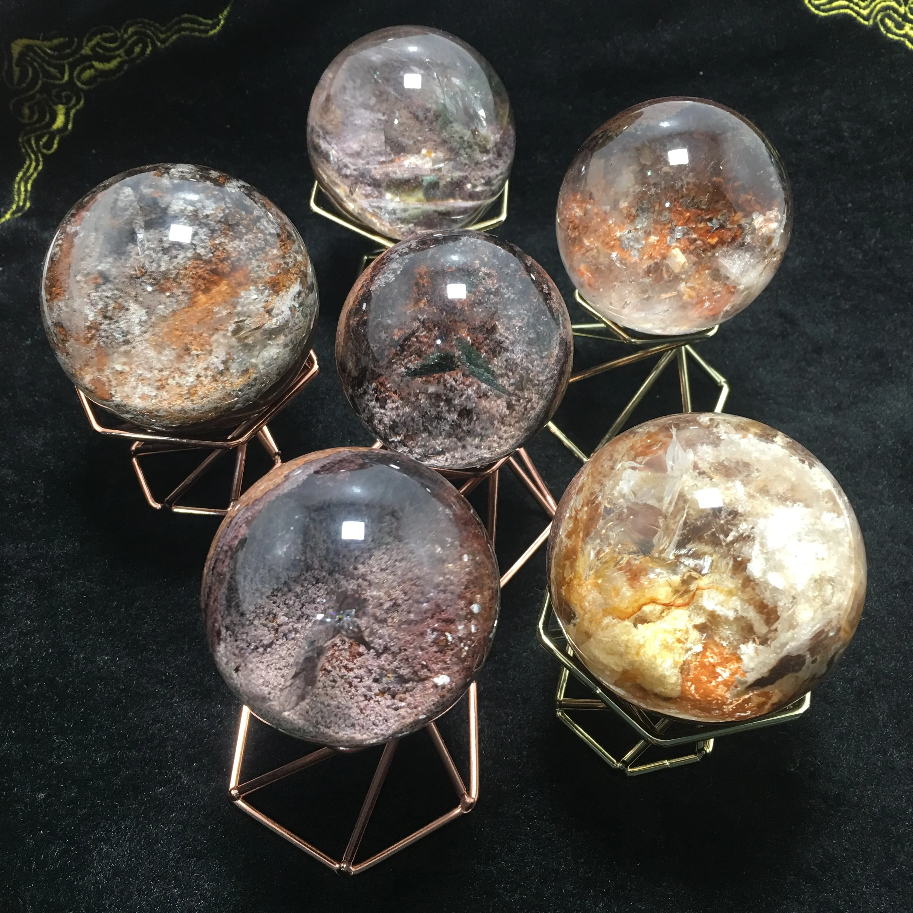 批发天然花园石英球幻影石英水晶球装饰 - buy crystal ball,garden