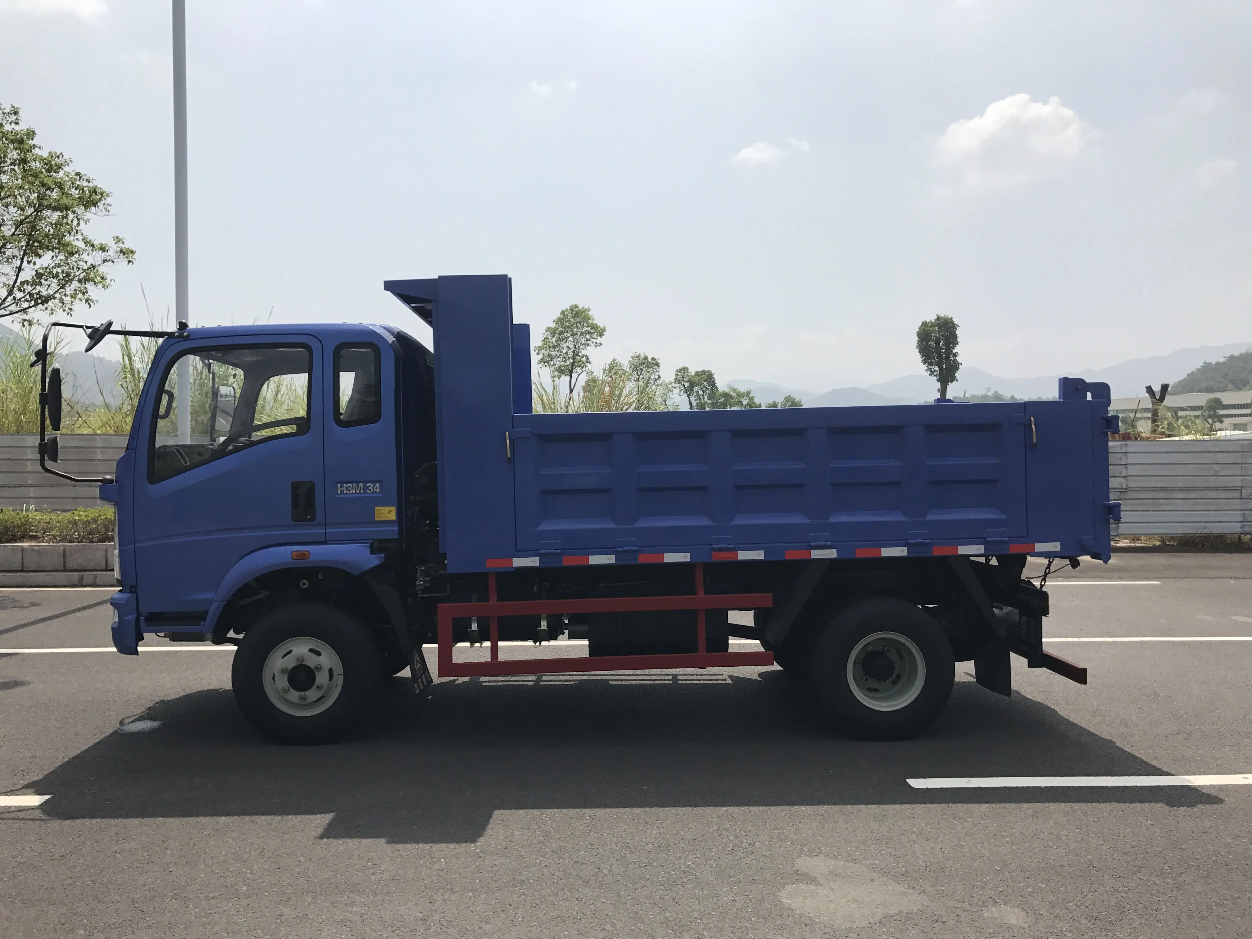 5ton 8ton 容量 4x2 新中国重汽价格轻型自卸车