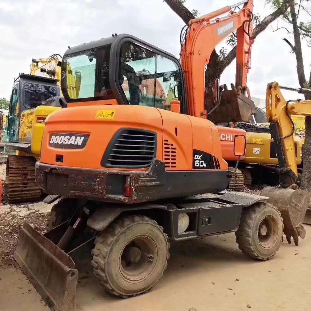 Used Korean Doosan Dx60 Wheel Excavator For Sale Original Cylinder