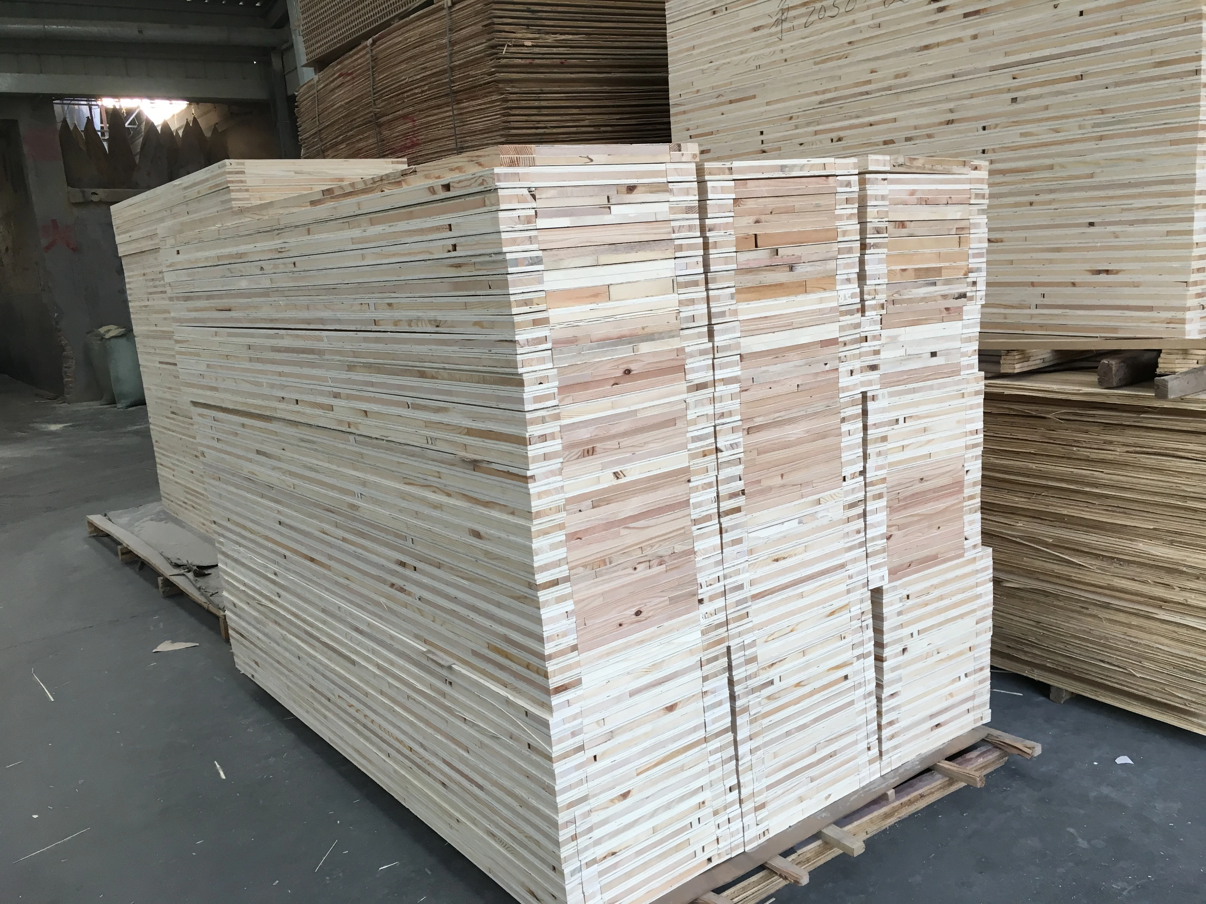 natural wood veneer pine core block board with various thickness