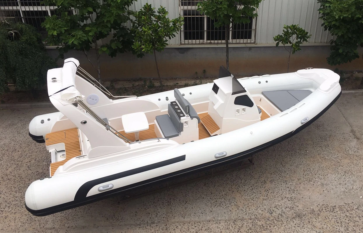 luxury rib boat750