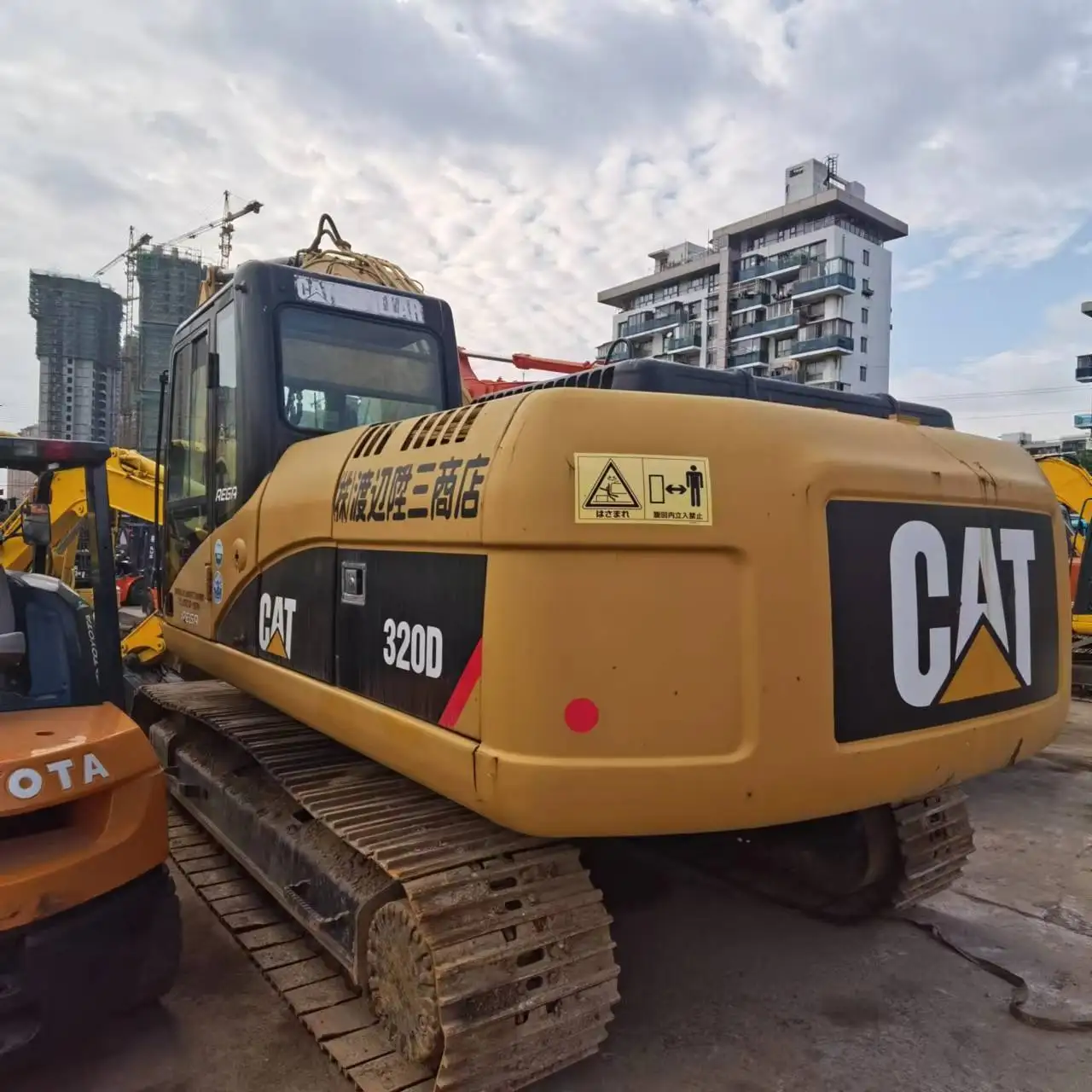 Alat Berat Bekas Caterpillar Jepang Ekskavator Terlacak Hidrolik 320d