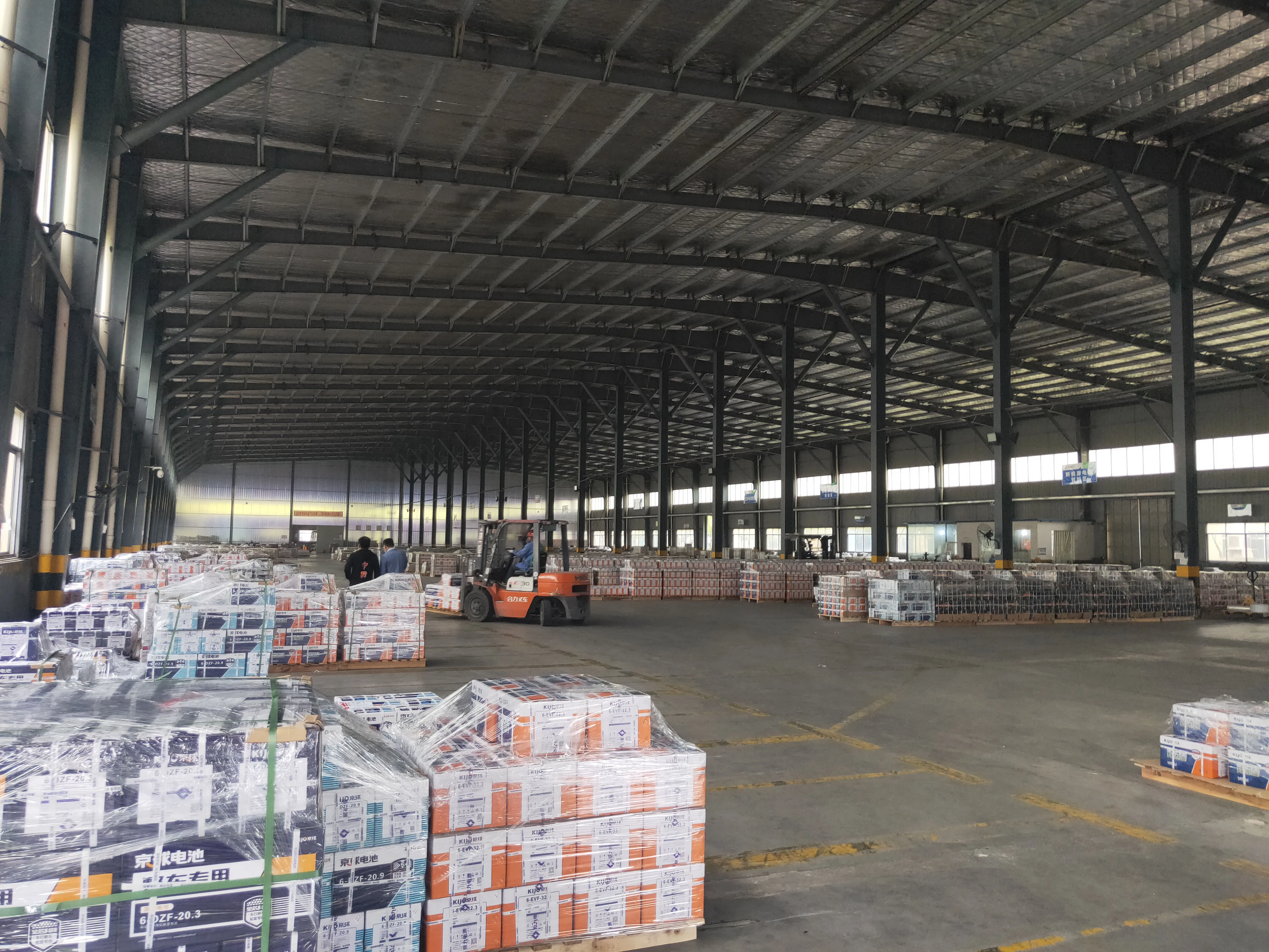 85AH 12V بطارية الرصاص الحمضية المختومة MSDS قابلة لإعادة الشحن للأجهزة المنزلية 24