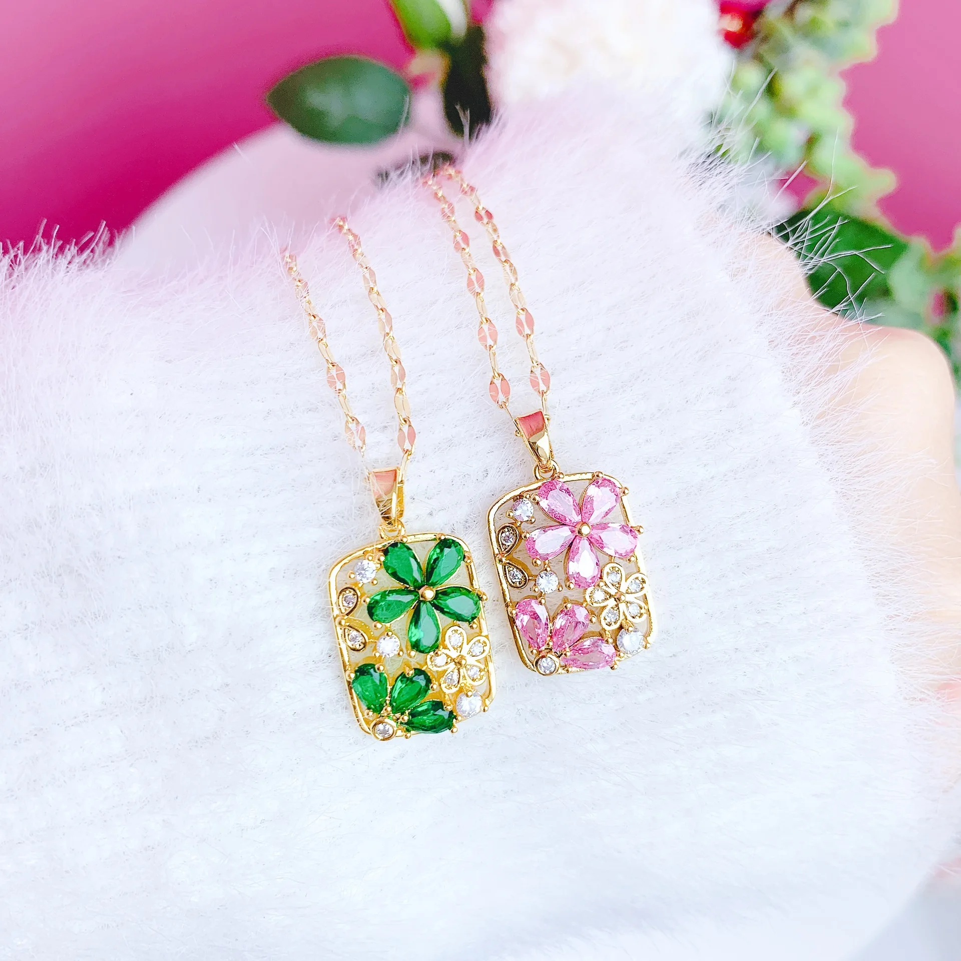 简约时尚不锈钢镀金彩色钻石彩虹水晶花吊坠项链