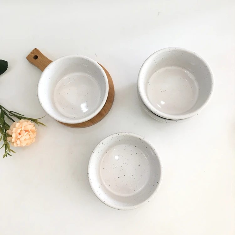 Japan cheap custom bakery kitchen bakeware round small 4 piece ceramic pudding ramekin bowl set in bulk.jpg