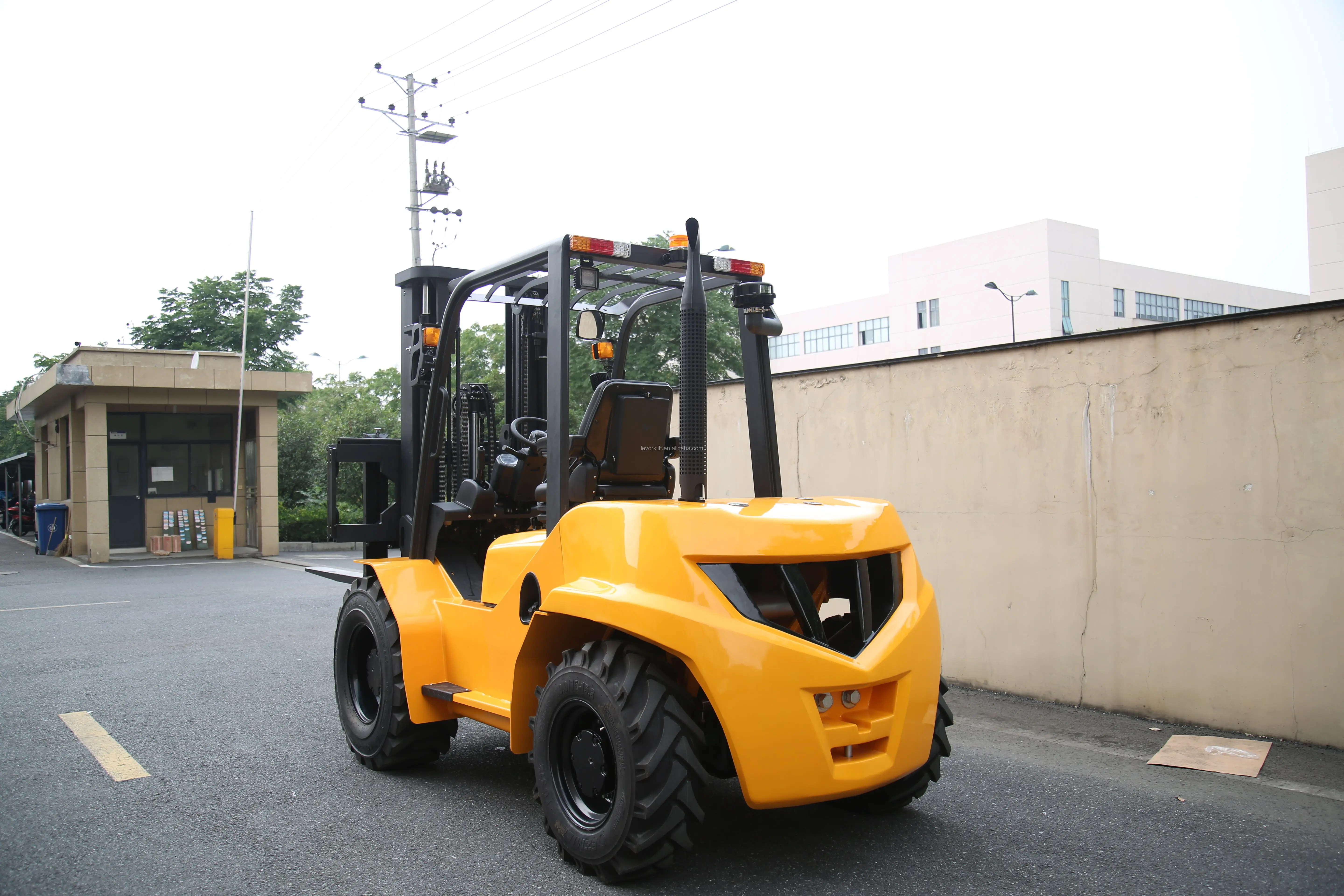 Levork New Type Factory Price 2.5ton 3.5 Ton 2wd 4wd Small Rough