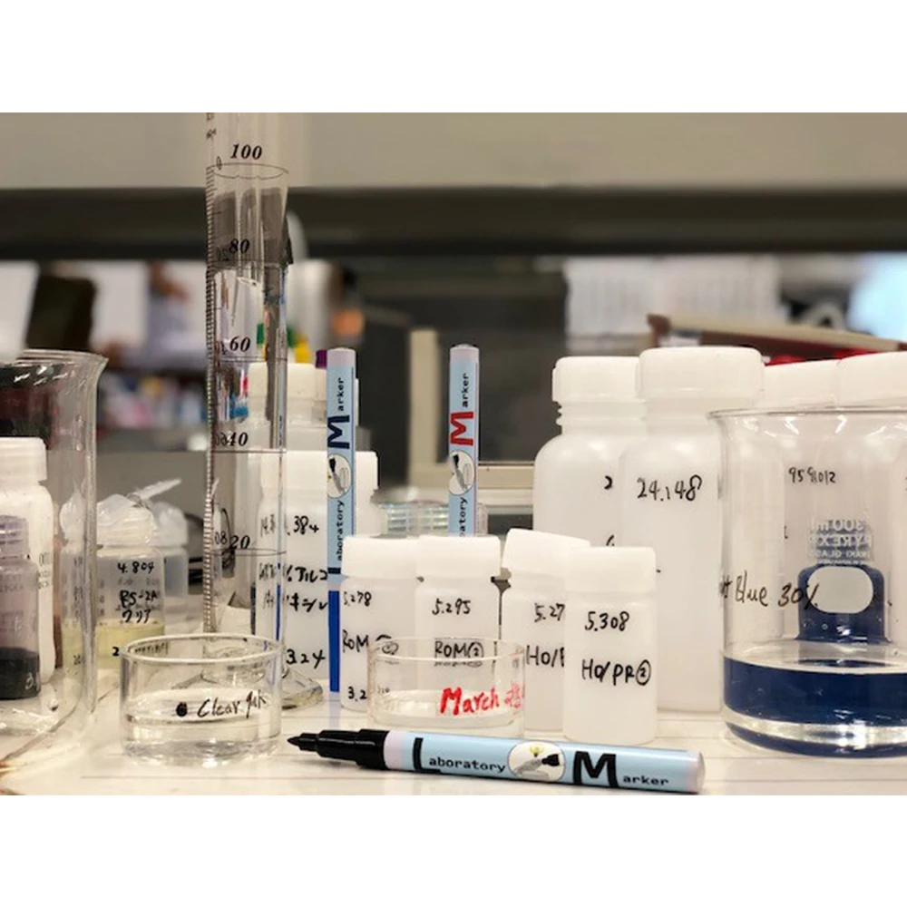 Laboratory Permanent Ink Black White Metallic Paint Marker For Medical