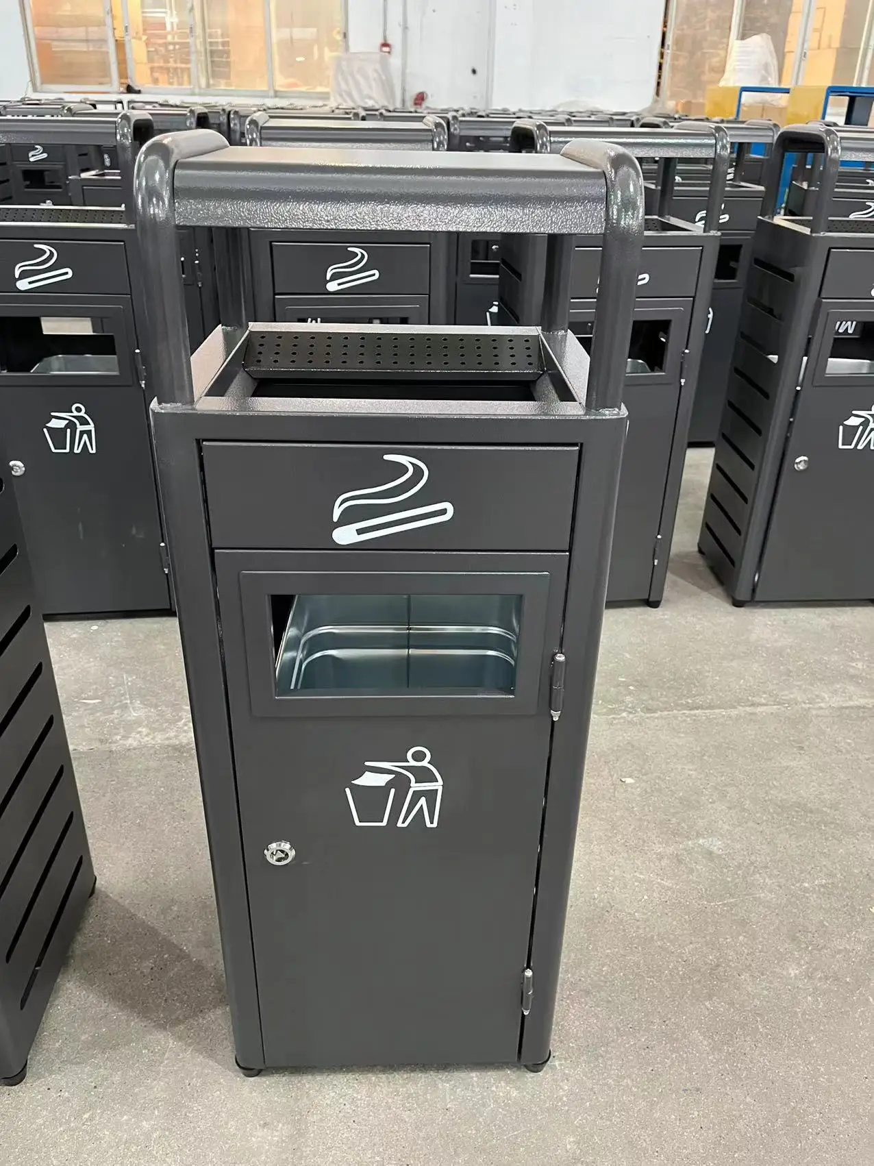 Customized Brown Single Barrel Waste Bins Outdoor Usage For The Street