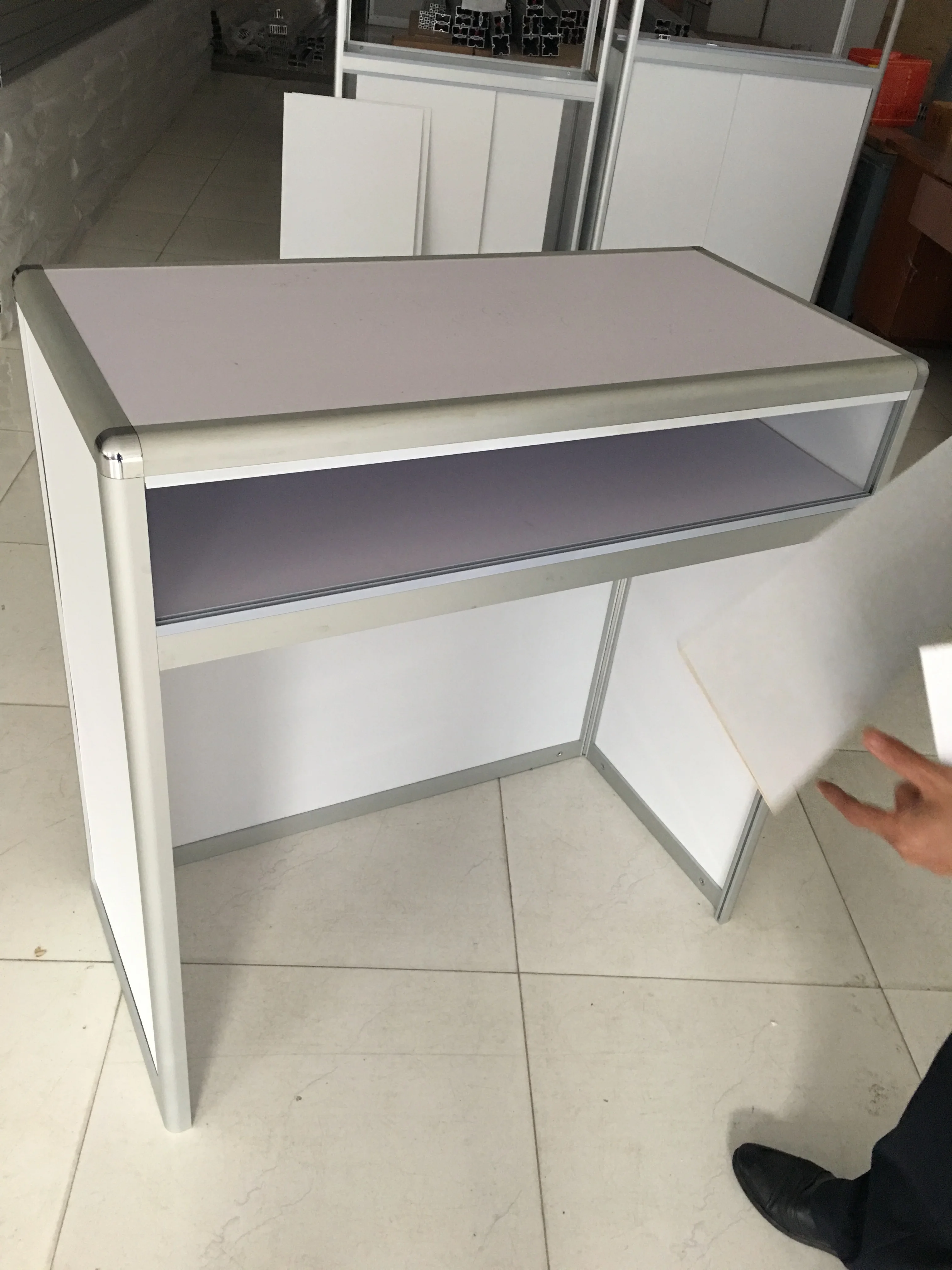 フェアに使用される折りたたみ式モジュラー受信カウンターテーブル Buy 折りたたみモジュラー受付カウンターテーブル使用フェア Product On Alibaba Com