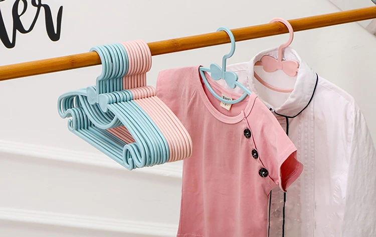 baby clothes hanger.jpg