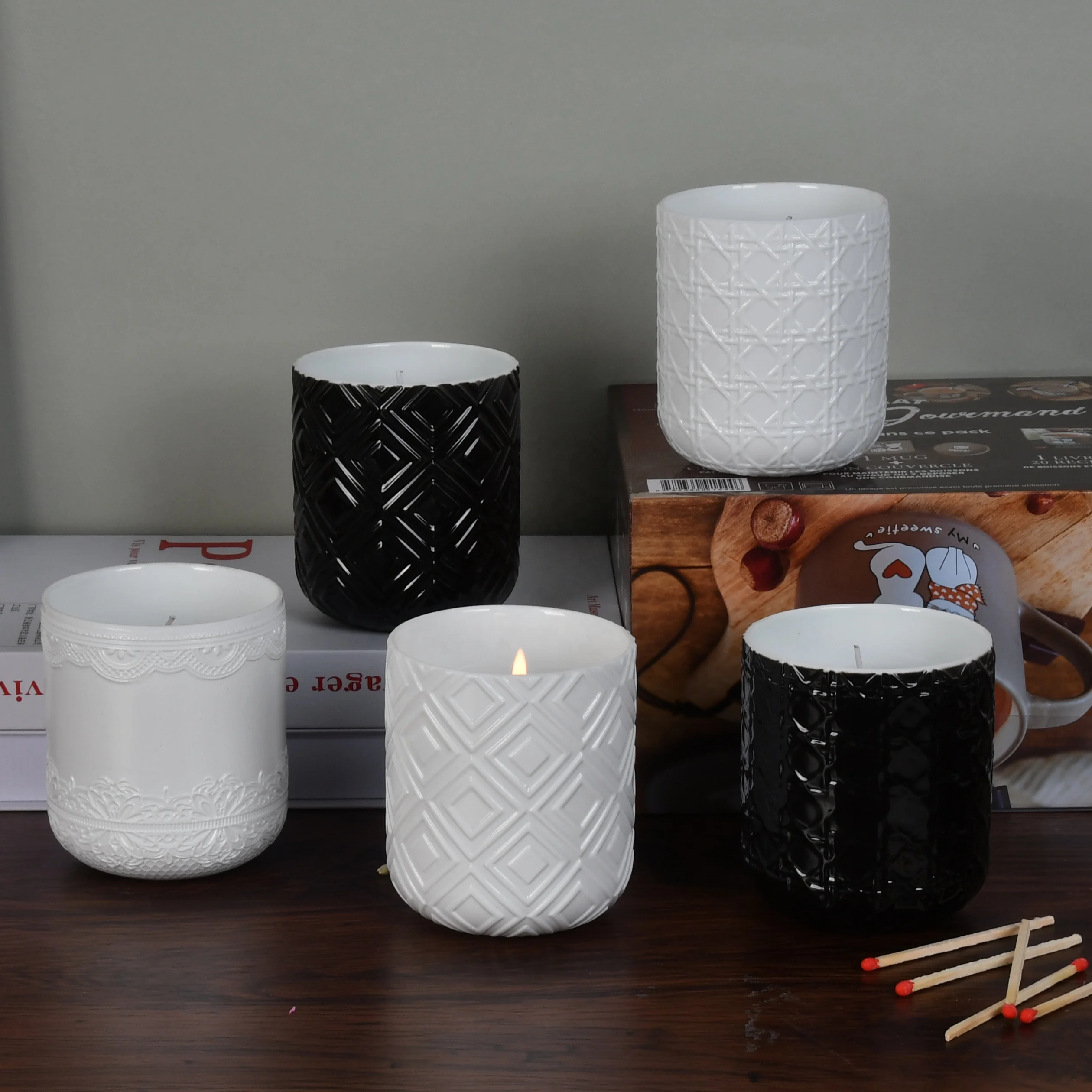 Luxury Ceramic Candle Container Luxurious Floral Embossed Decorative