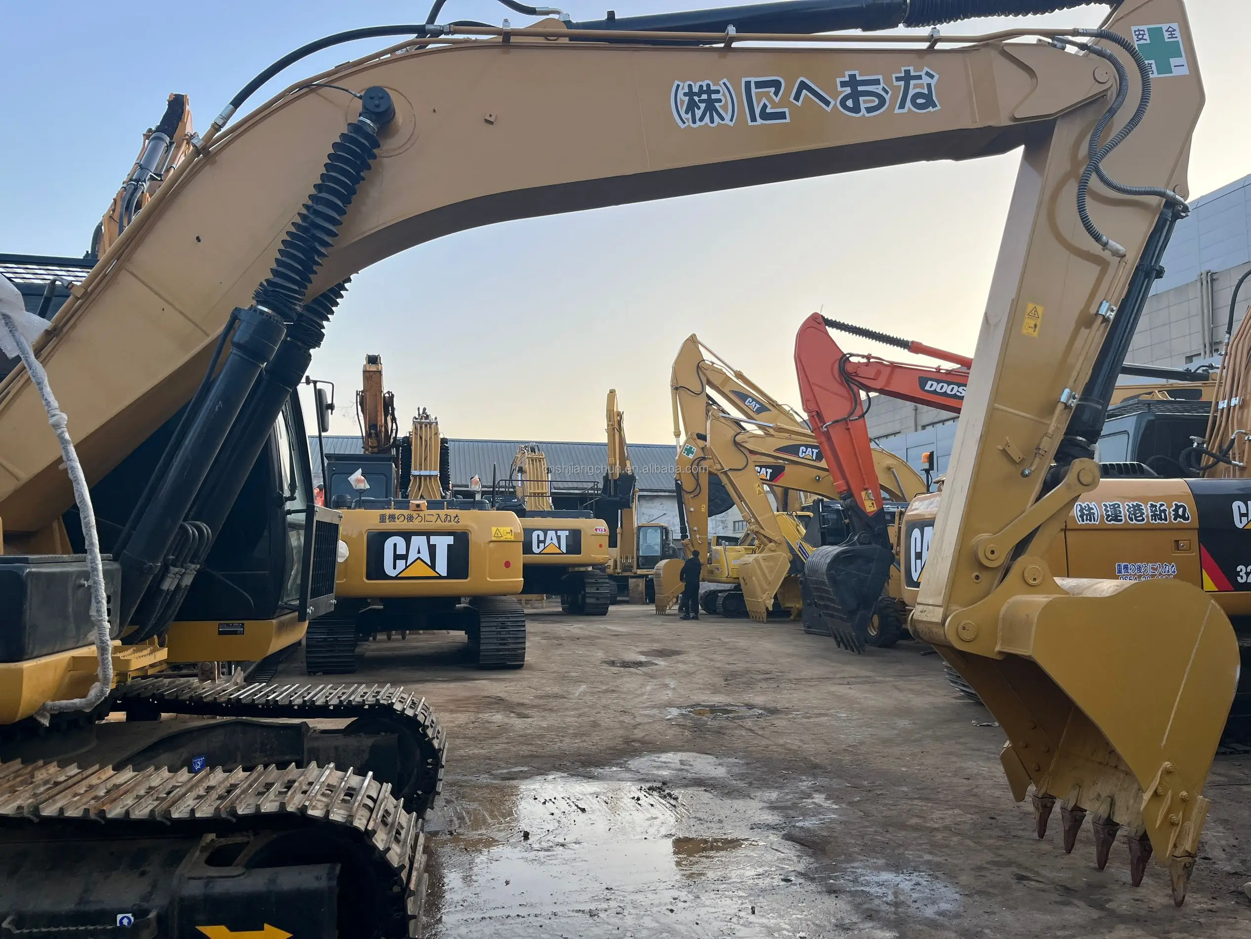 Used Machinery Cat 320d2 Japan Caterpillar Brand Used Crawler Hydraulic Excavator 20ton Cat320d2 0552