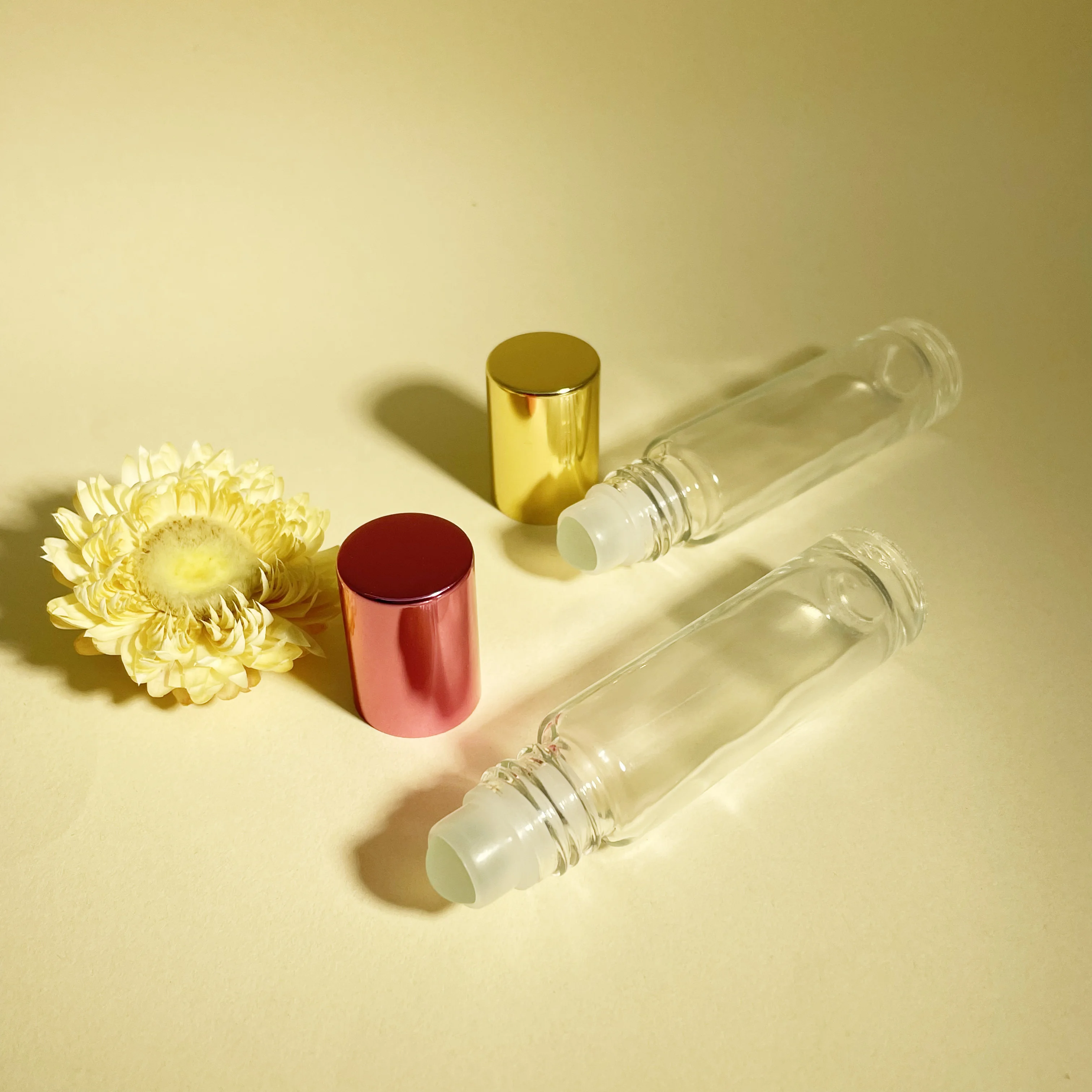 produit Flacon à bille en verre transparent de 10 ml avec bouchon à vis rose jaune brillant pour huile essentielle, flacon à bille avec bouchon à vis-25