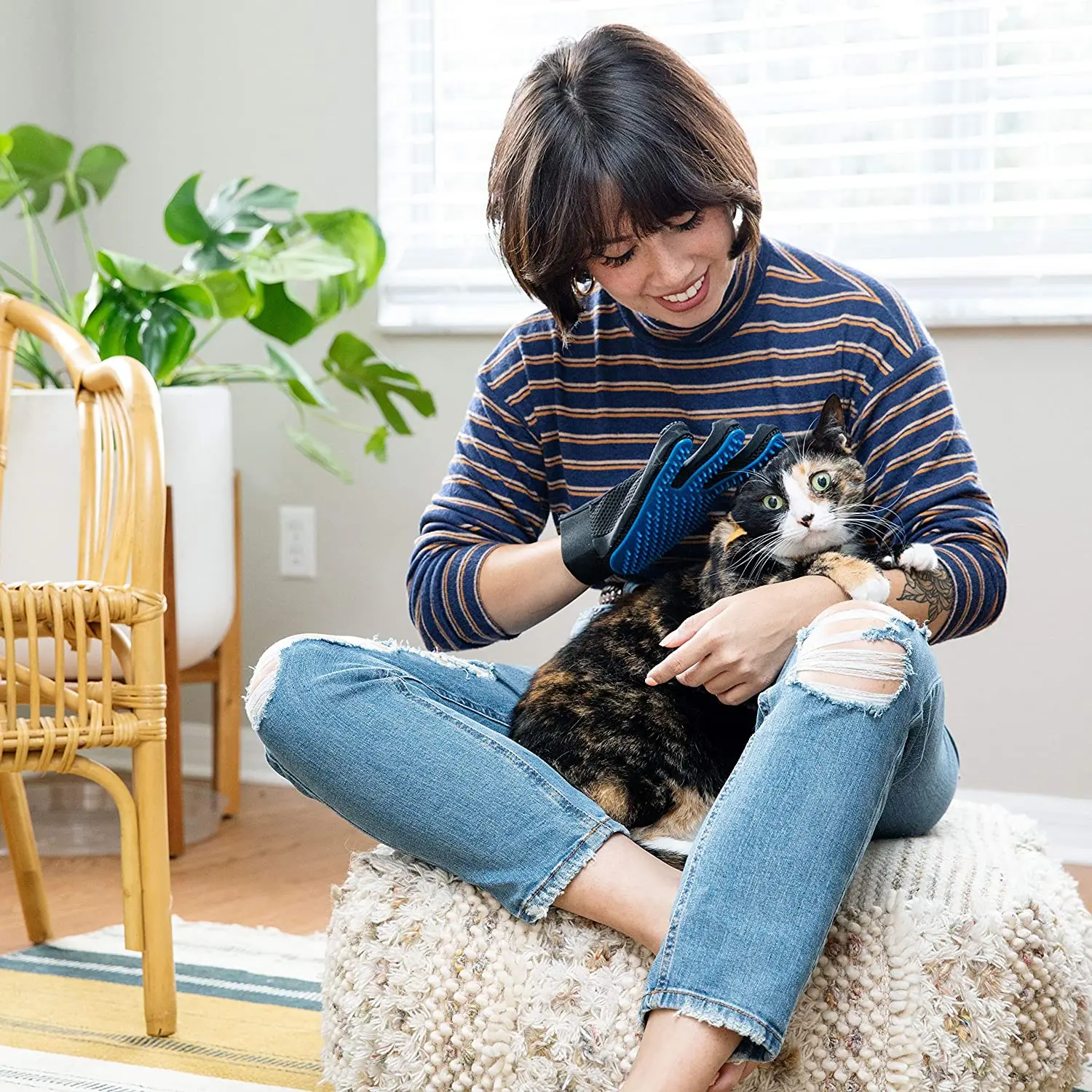 Brush Mitt Efficient Grooming Gentle Deshedding Pet Hair Remover Mitten