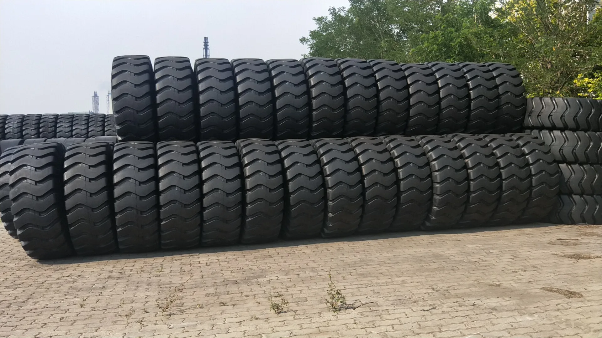Dump Truck Tires 14.00r25 With Good Cutting Resistance And Good Price