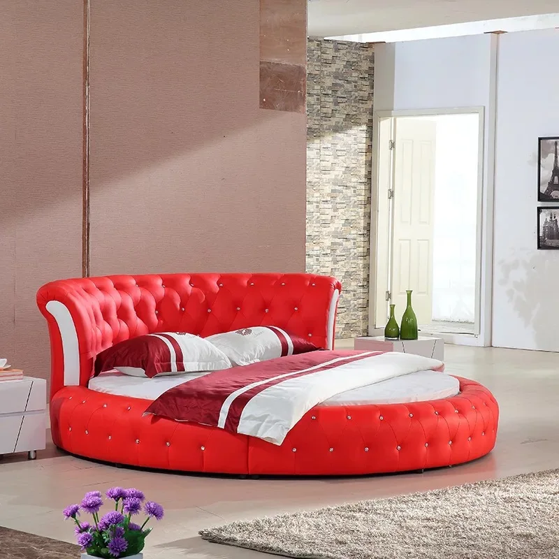  Big Round Bed with Simple Decor