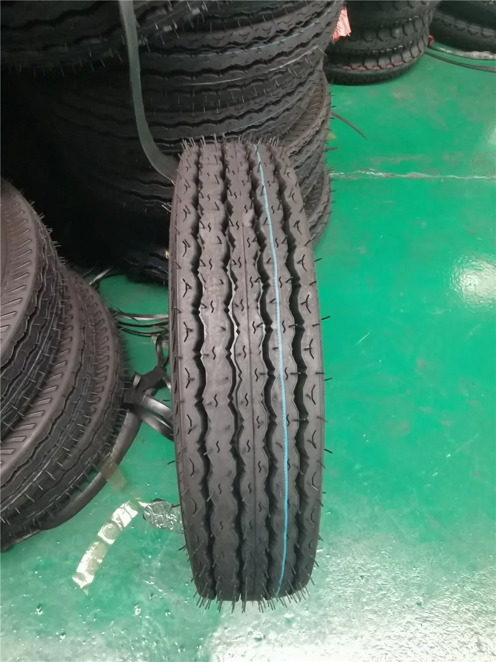 Motorcycle Tire Mrf Pattern 4 00 8 For Three Wheeler Buy Motorcycle Tire Mrf Mrf Three Wheeler Product On Alibaba Com