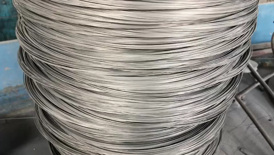 Stainless steel wires. Stainless steel wires. Толстая металлическая проволока. Проволока жаропрочная диэлектрическая. Stainless steel wires.
