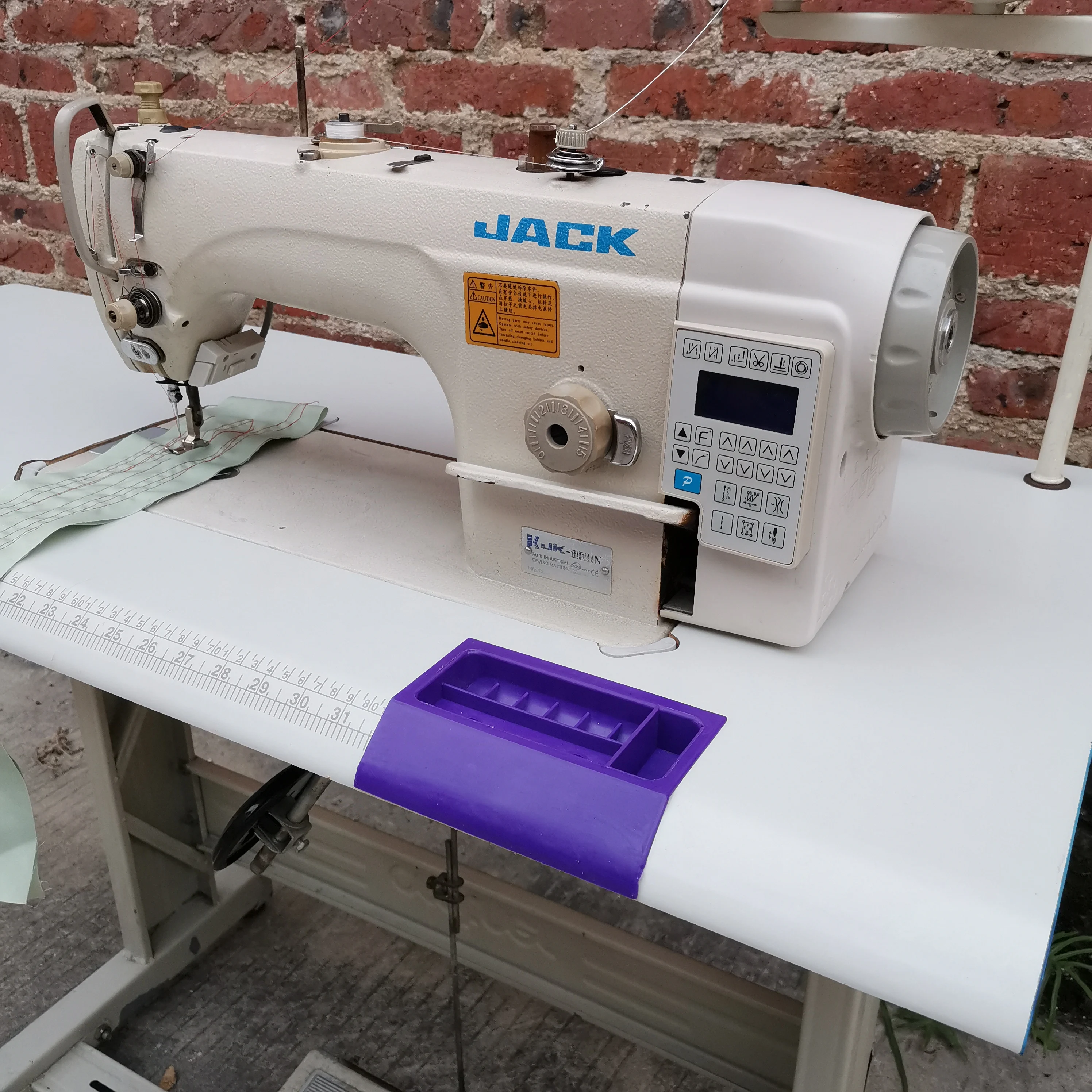 Goodcondition Low Price Computerized Sewing Machine Industrial Sewing