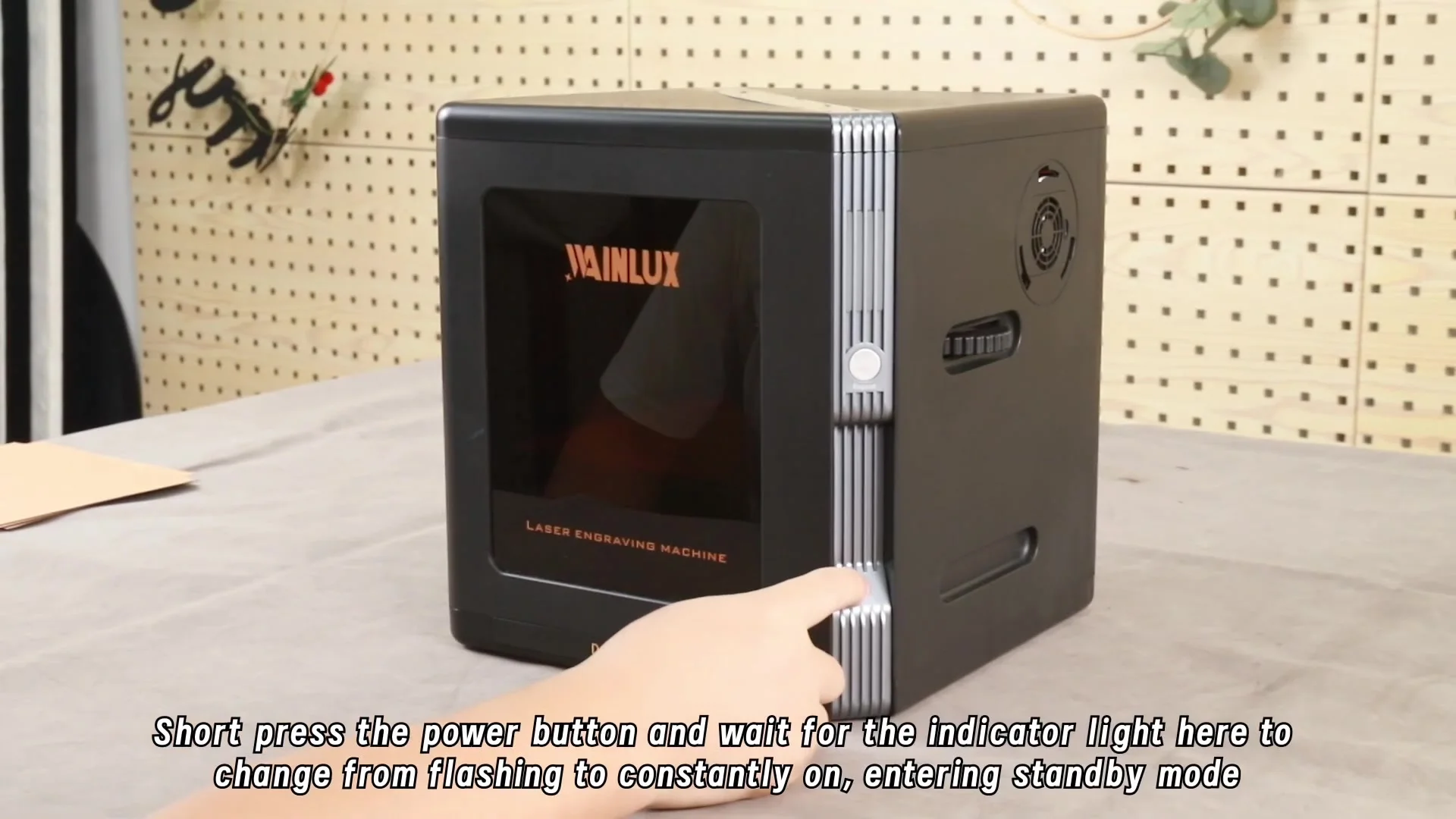 WAINLUX K8 メタルレーザー彫刻機 - 木材や革に対応した完全密閉型