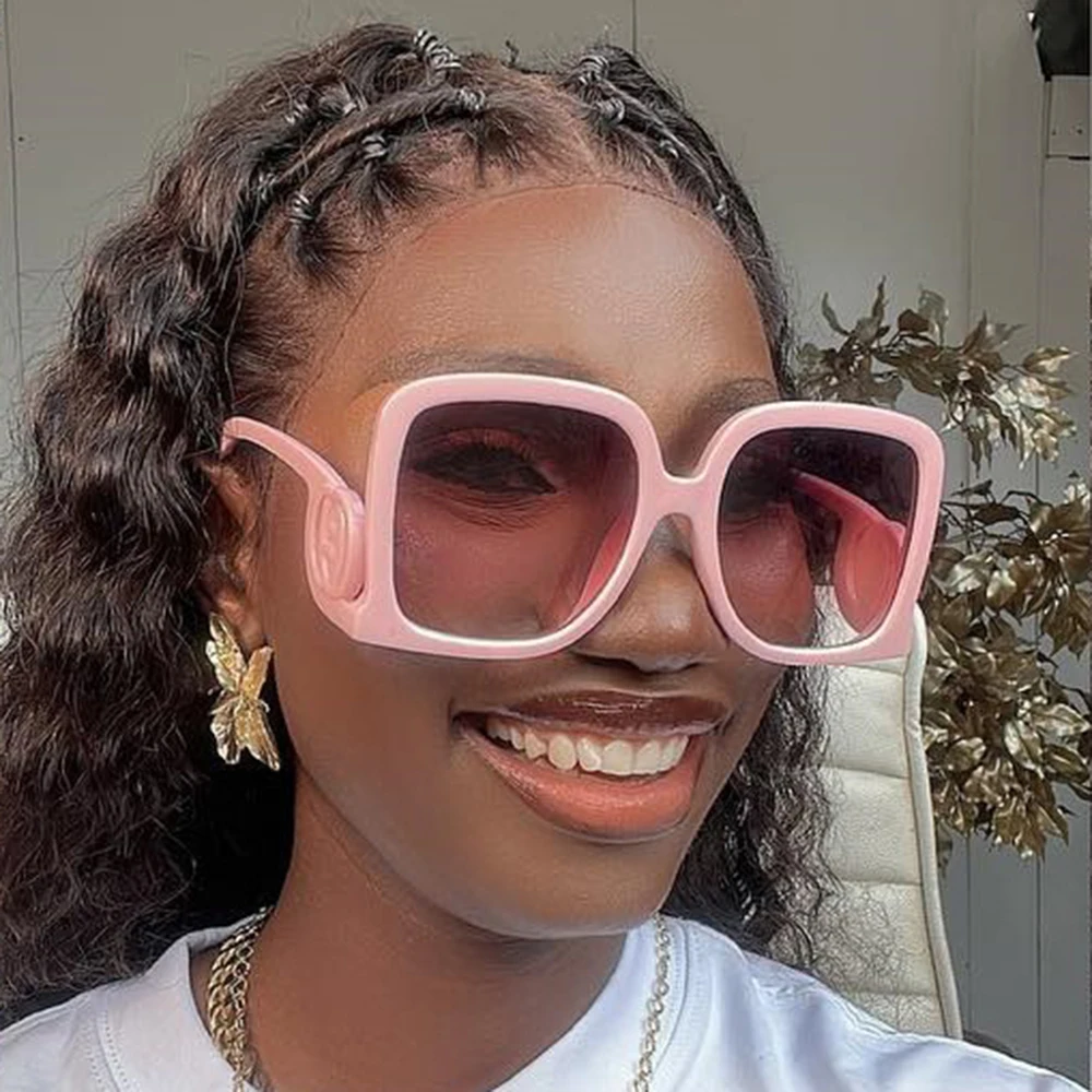 Vintage Oversized Square Gradient Y2K Sunglasses for Women  display picture 1