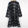 /product-detail/2019-amazon-top-sale-winter-fleece-garment-cheap-plaid-bathrobe-couple-s-hotel-spa-plaid-robe-62379216664.html