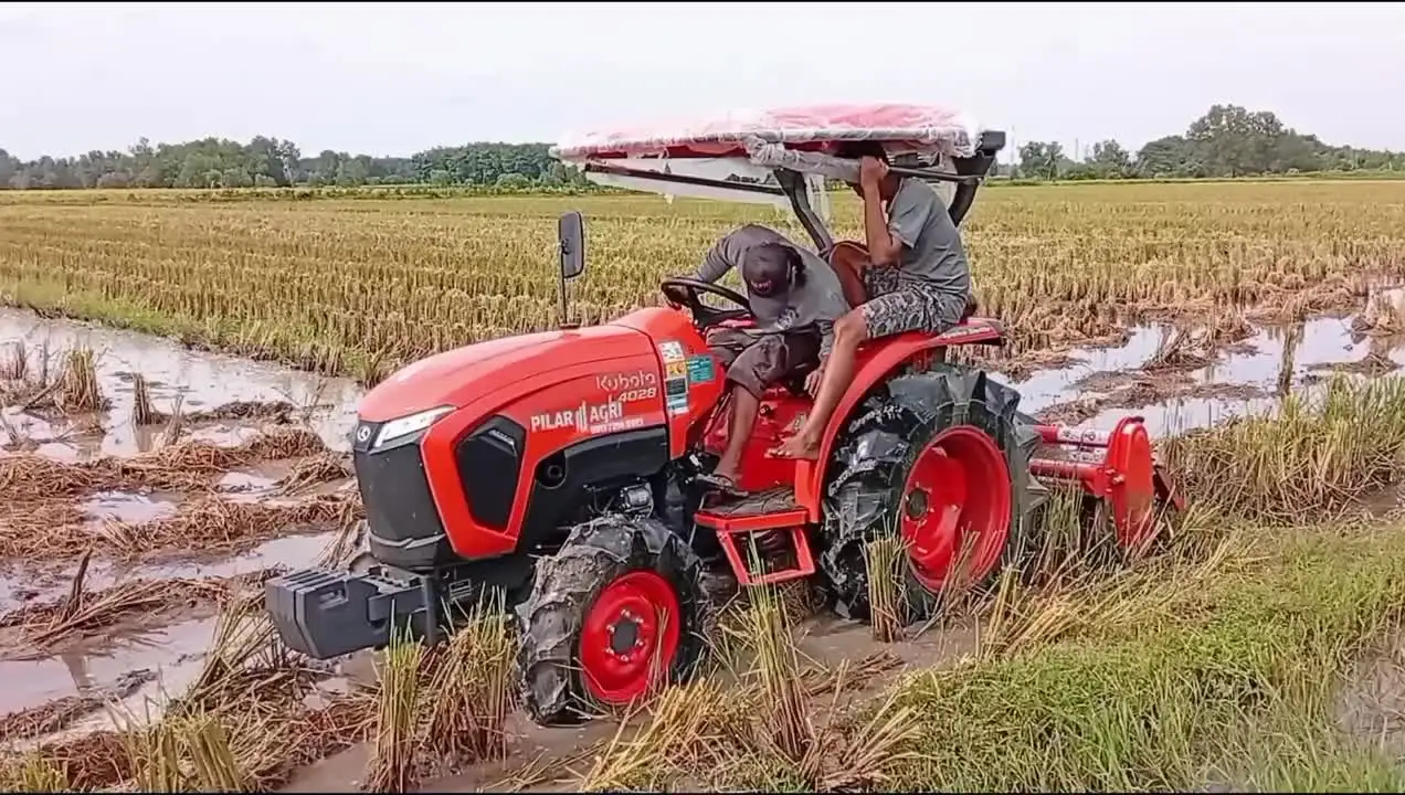 クボタL4028トラクター 40馬力 4WDディーゼルエンジン 農業トラクター クボタL4028トラクター 40馬力 4WDディーゼルエンジン 農業トラクター