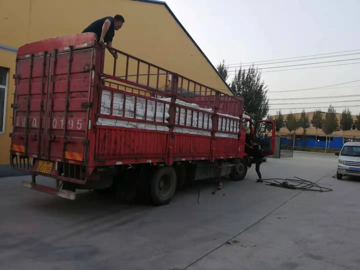 6a98c7de612a3c1decd60e861215178