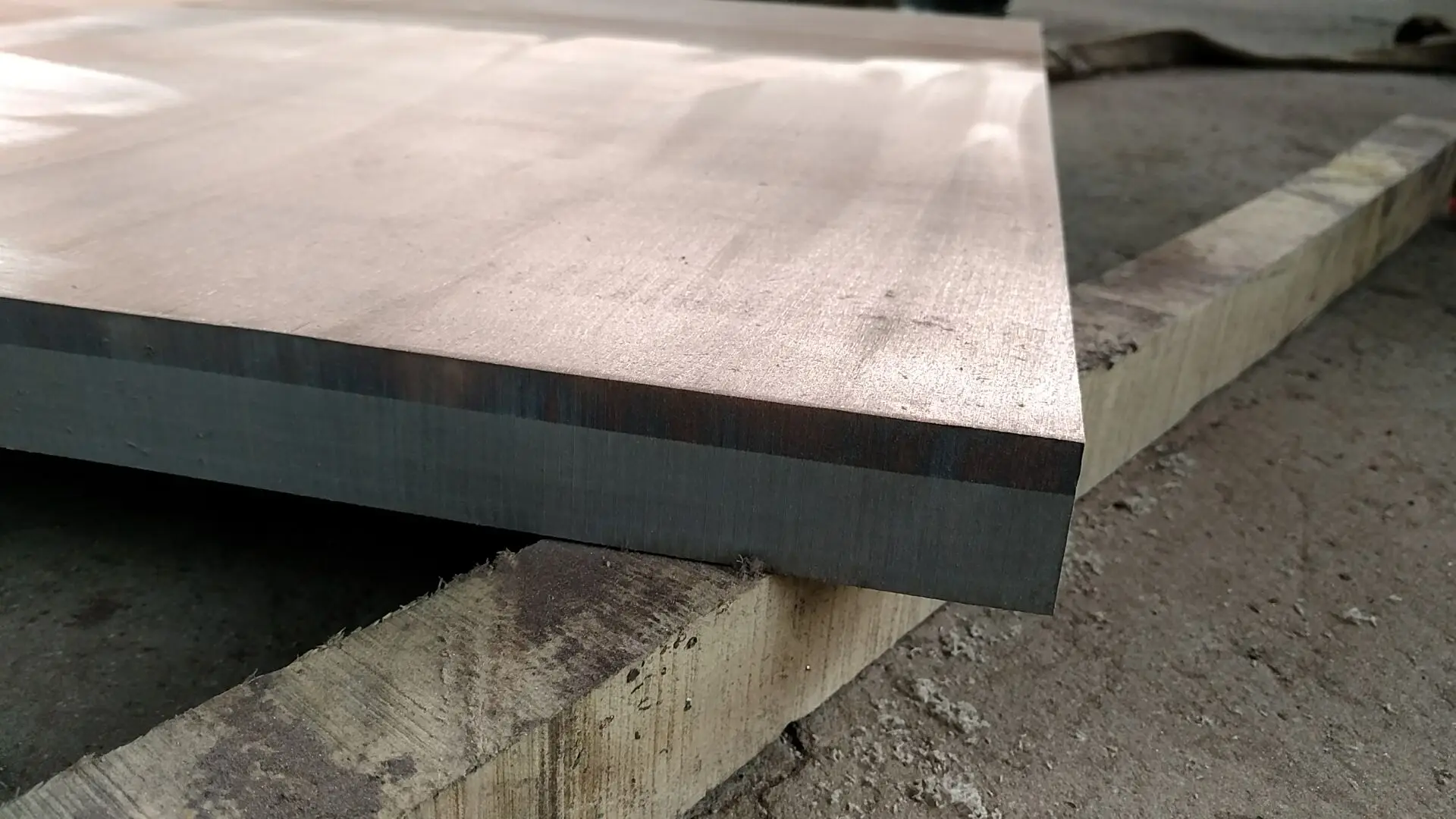 铝-钛-钢复合爆炸焊板双金属接头