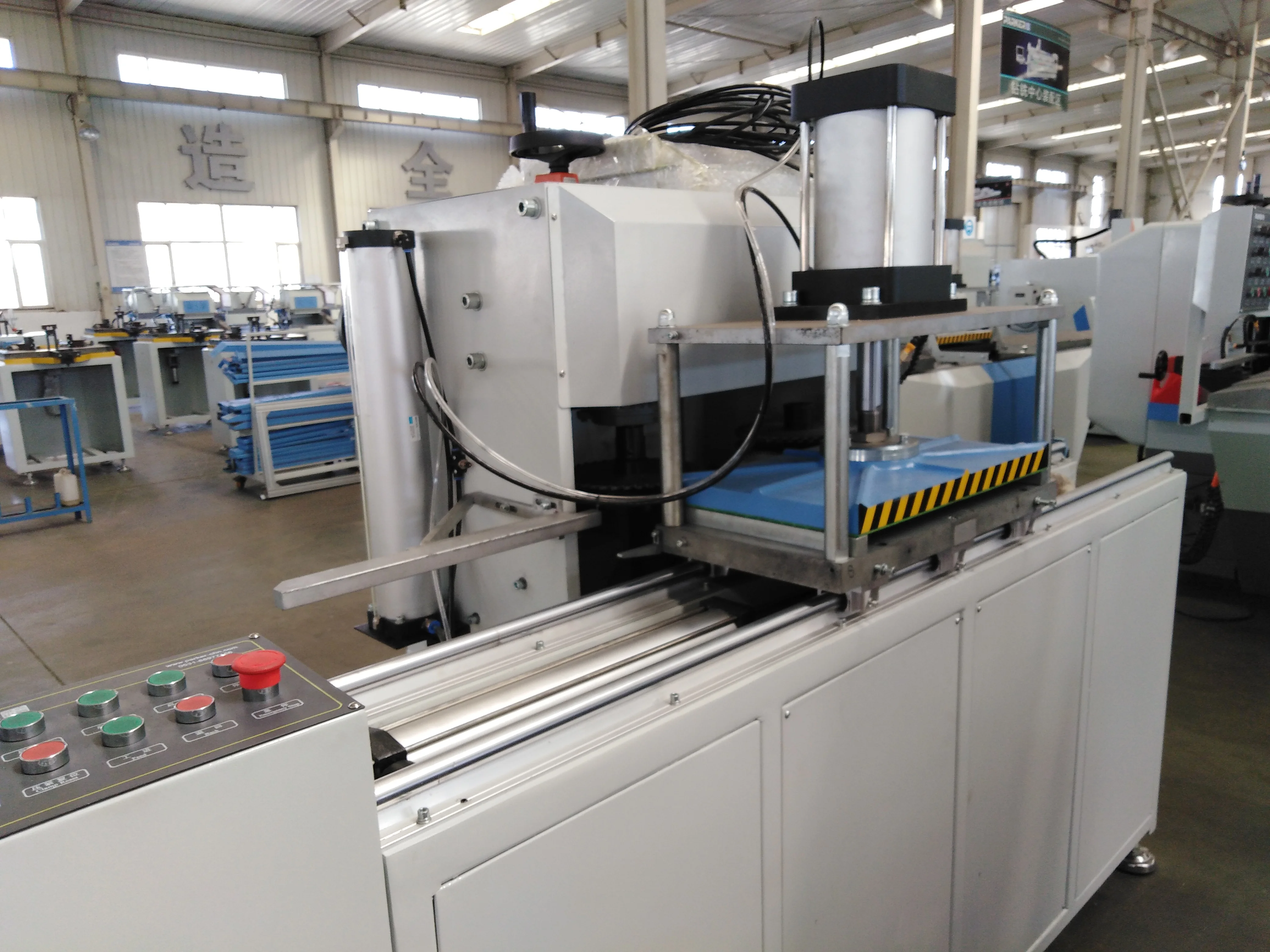 所有行业  机械设备  商用机器  建筑材料铺机  门窗制造机  product