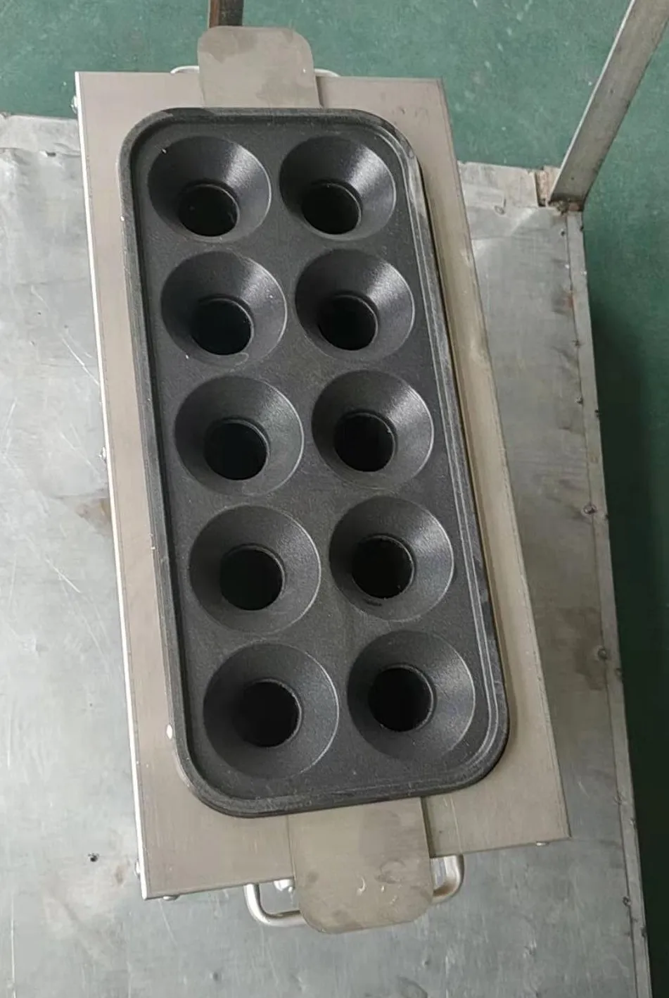 Gas Commercial Egg Sausage Roll Wrapper Maker Machine Egg Sausage Roll